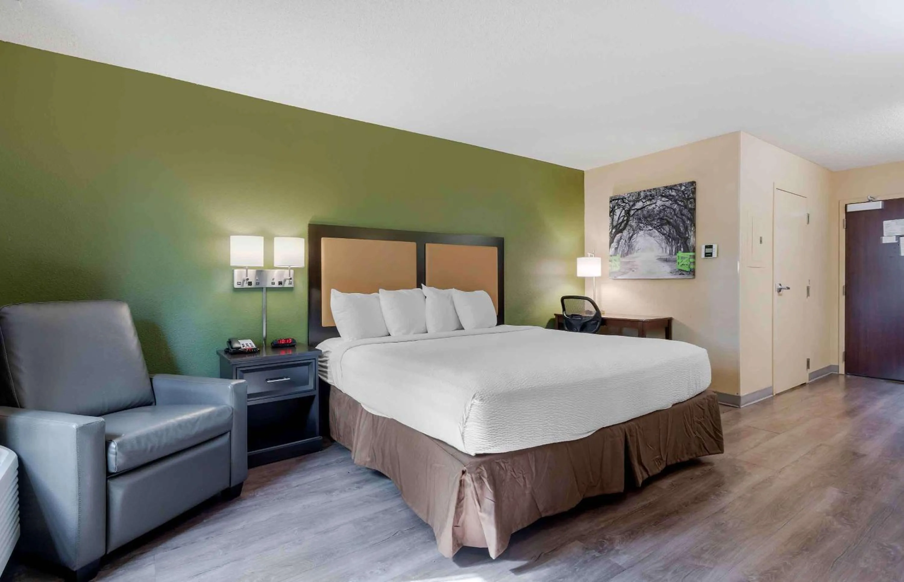 Bedroom, Bed in Extended Stay America Suites - Pleasant Hill - Buskirk Ave