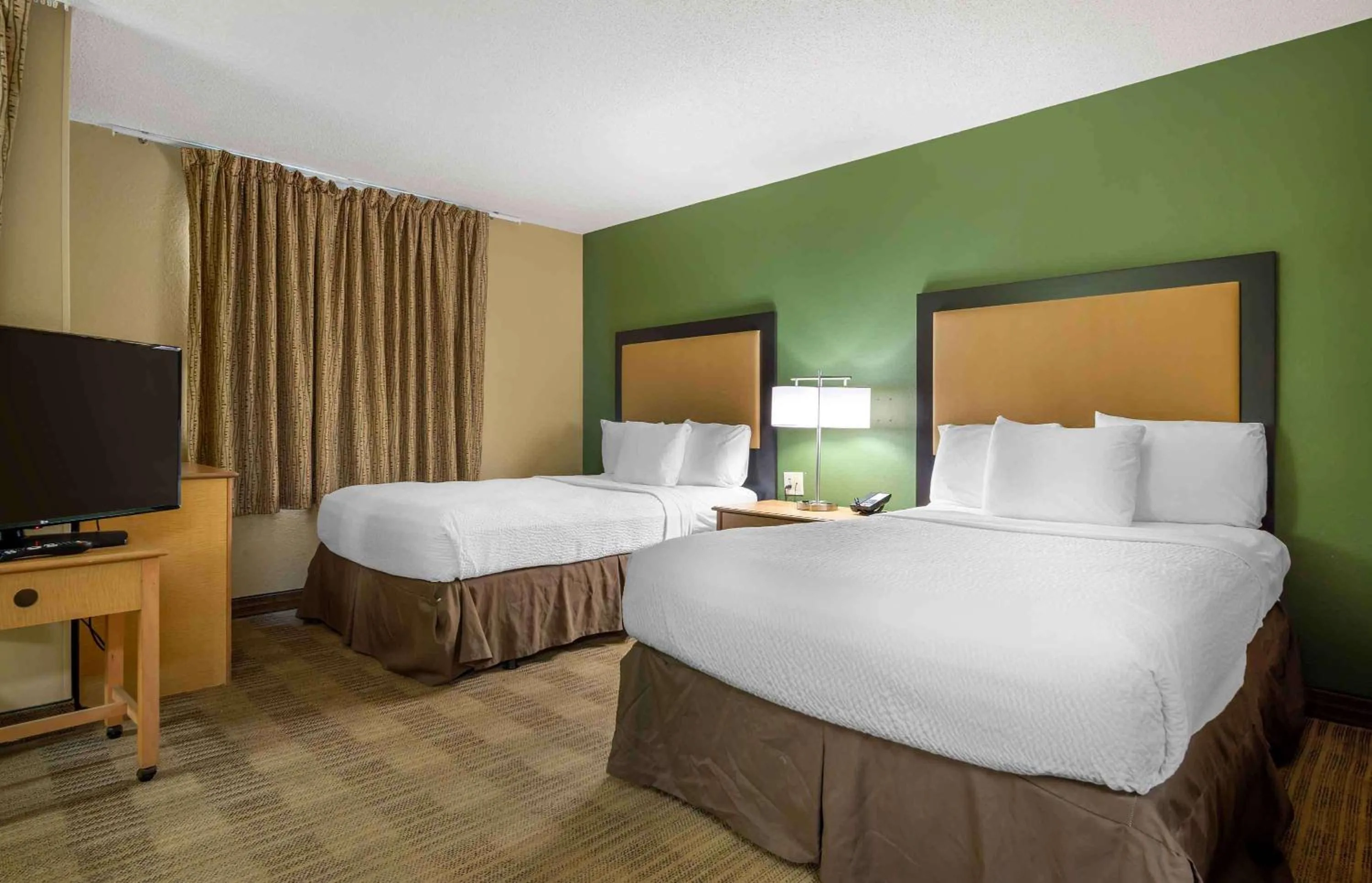 Bedroom, Bed in Extended Stay America Select Suites - Orlando - Lake Mary - 1040 Greenwood Blvd