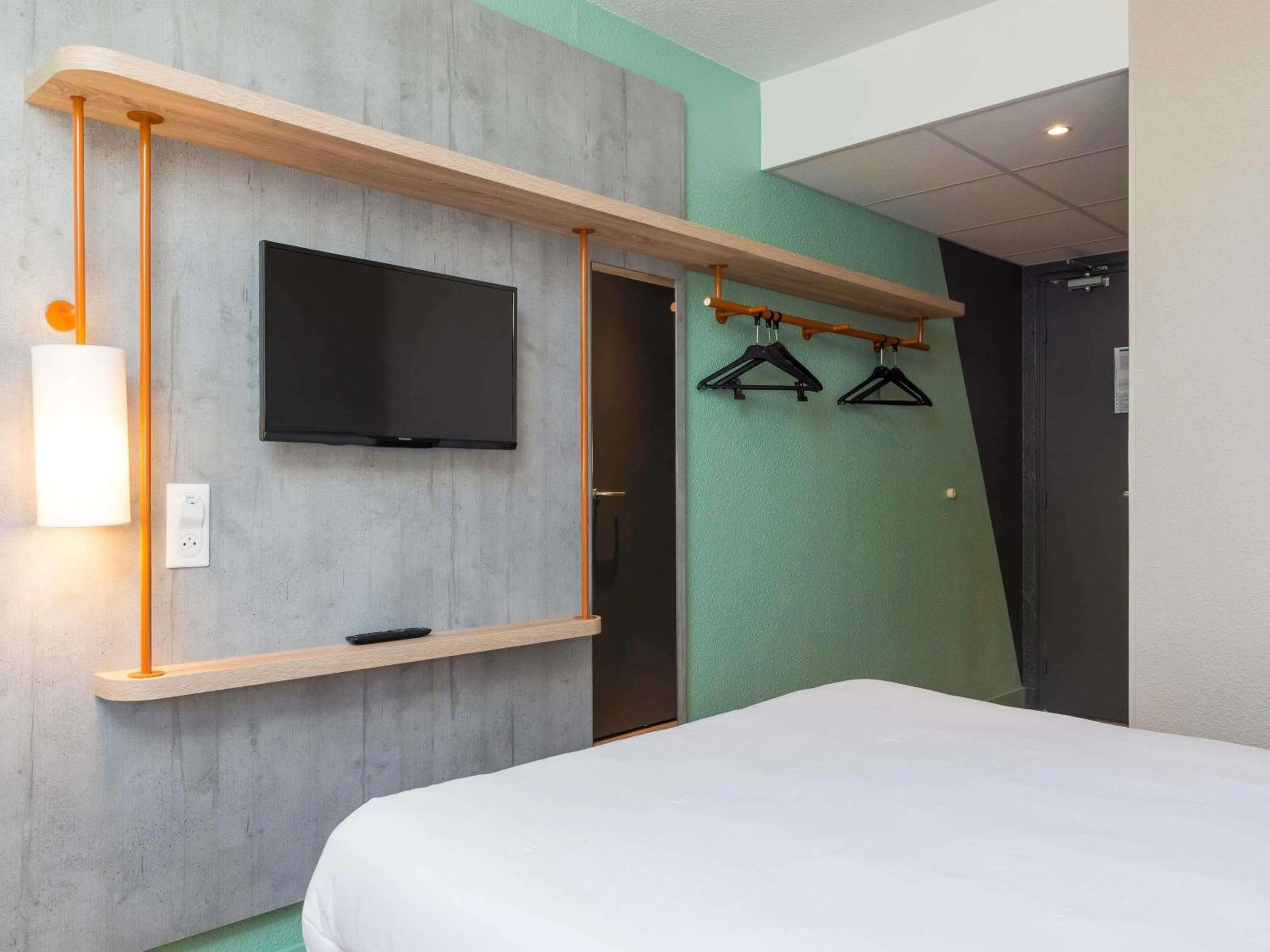 Other, Bed in ibis budget Senlis