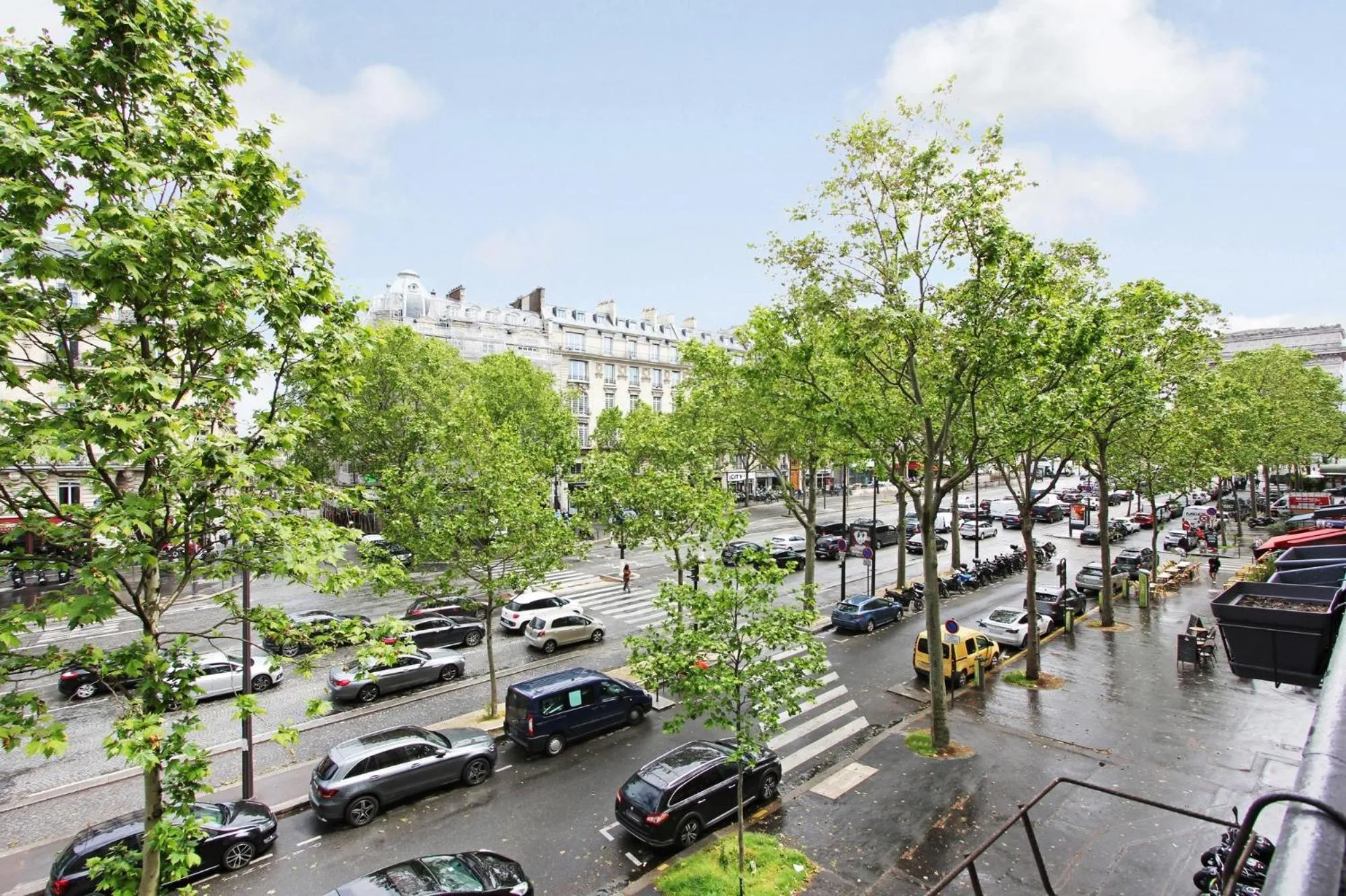 Suite junior avec balcon et vue sur Arc de Triomphe