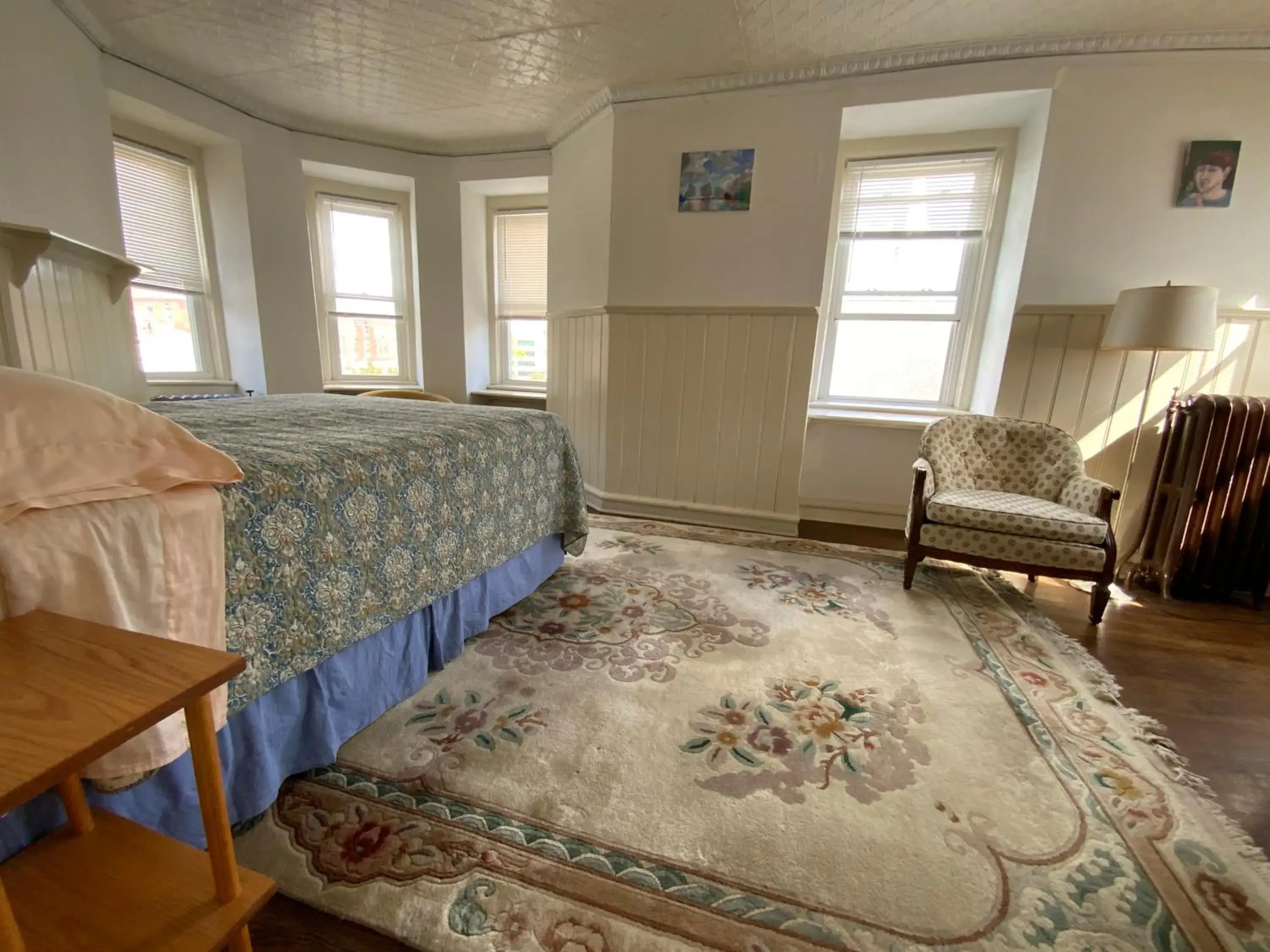 Queen Suite with Sea View in Fort Pl B&B and Gallery Queen Suite with Sea View in Fort Pl B&B and Gallery