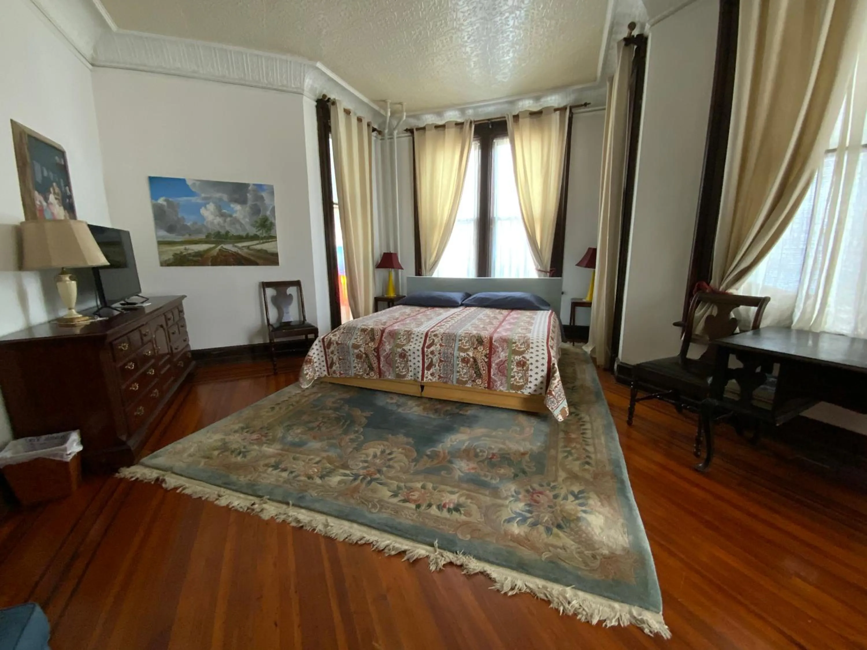 Bedroom, Bed in Fort Pl B&B and Gallery