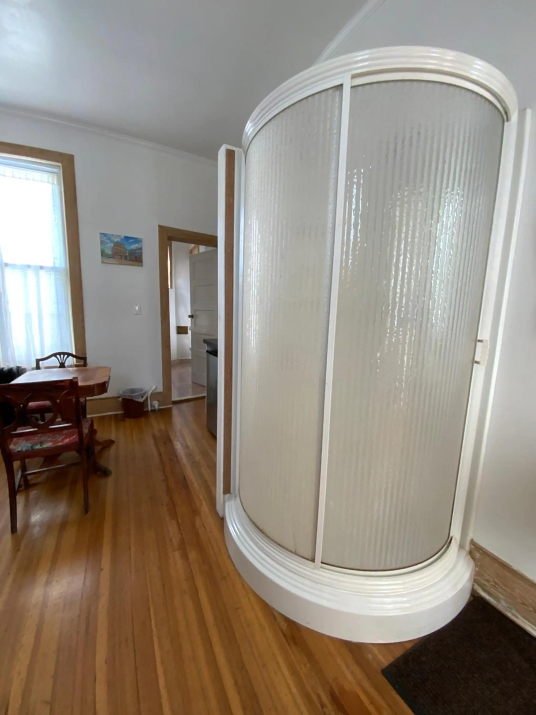 Bathroom in Fort Pl B&B and Gallery