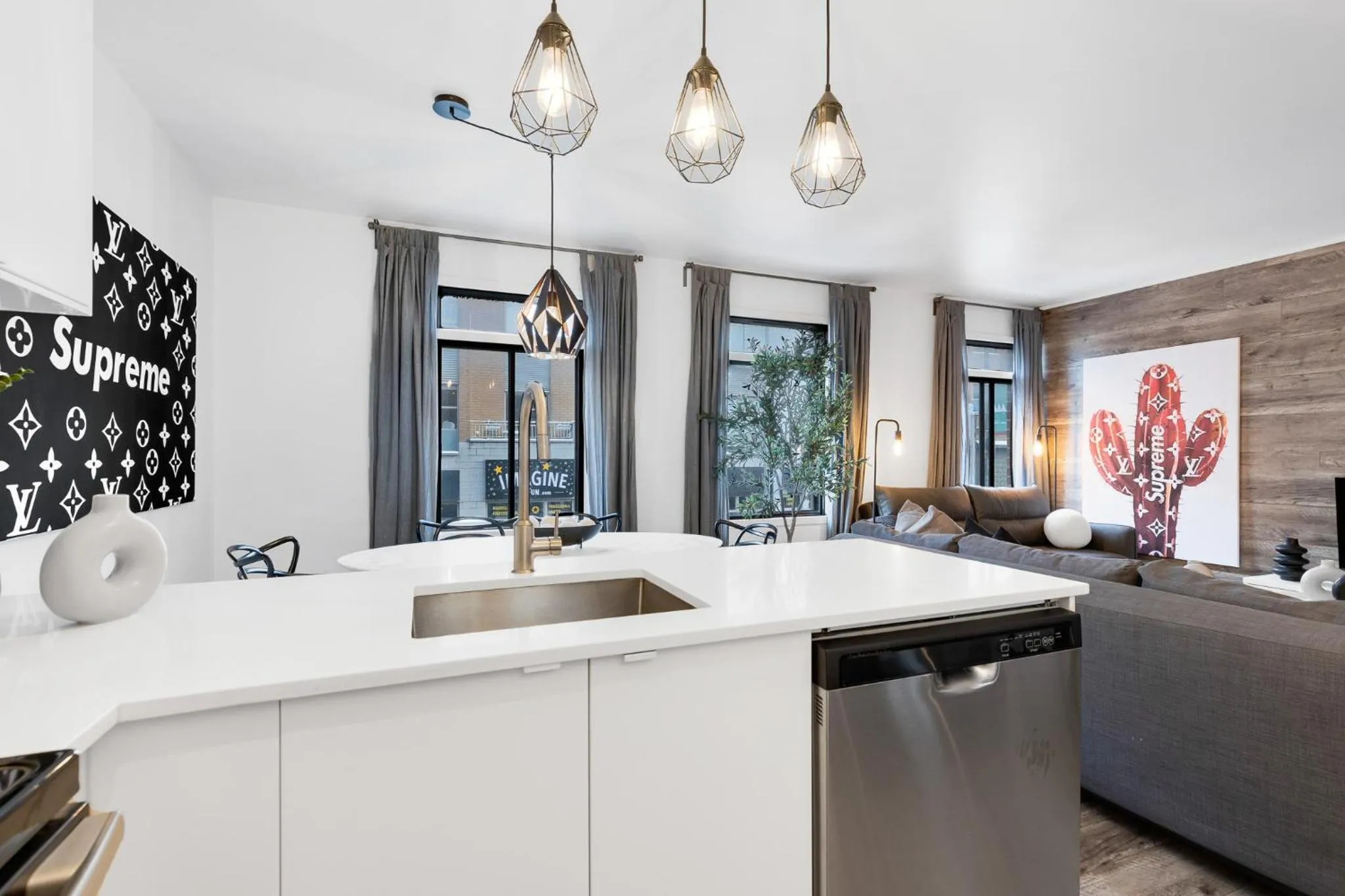 Kitchen or kitchenette in LiV MTL Urban