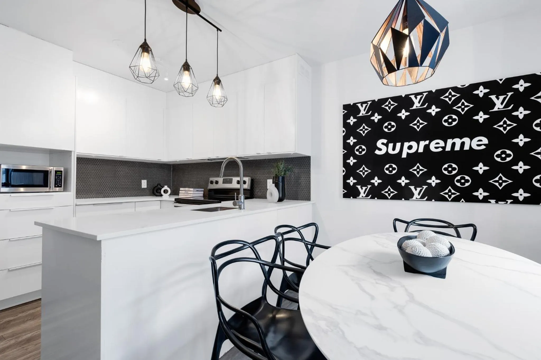 Kitchen or kitchenette in LiV MTL Urban