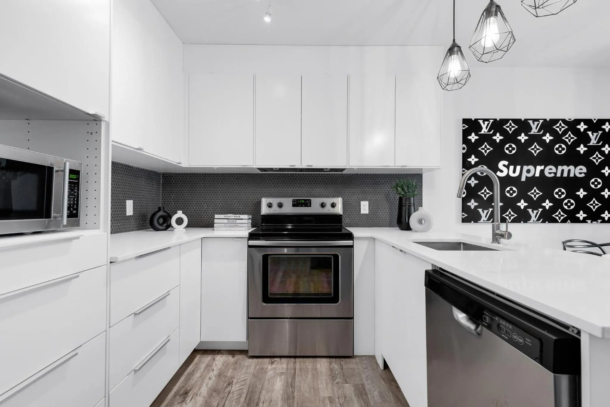 Kitchen or kitchenette in LiV MTL Urban