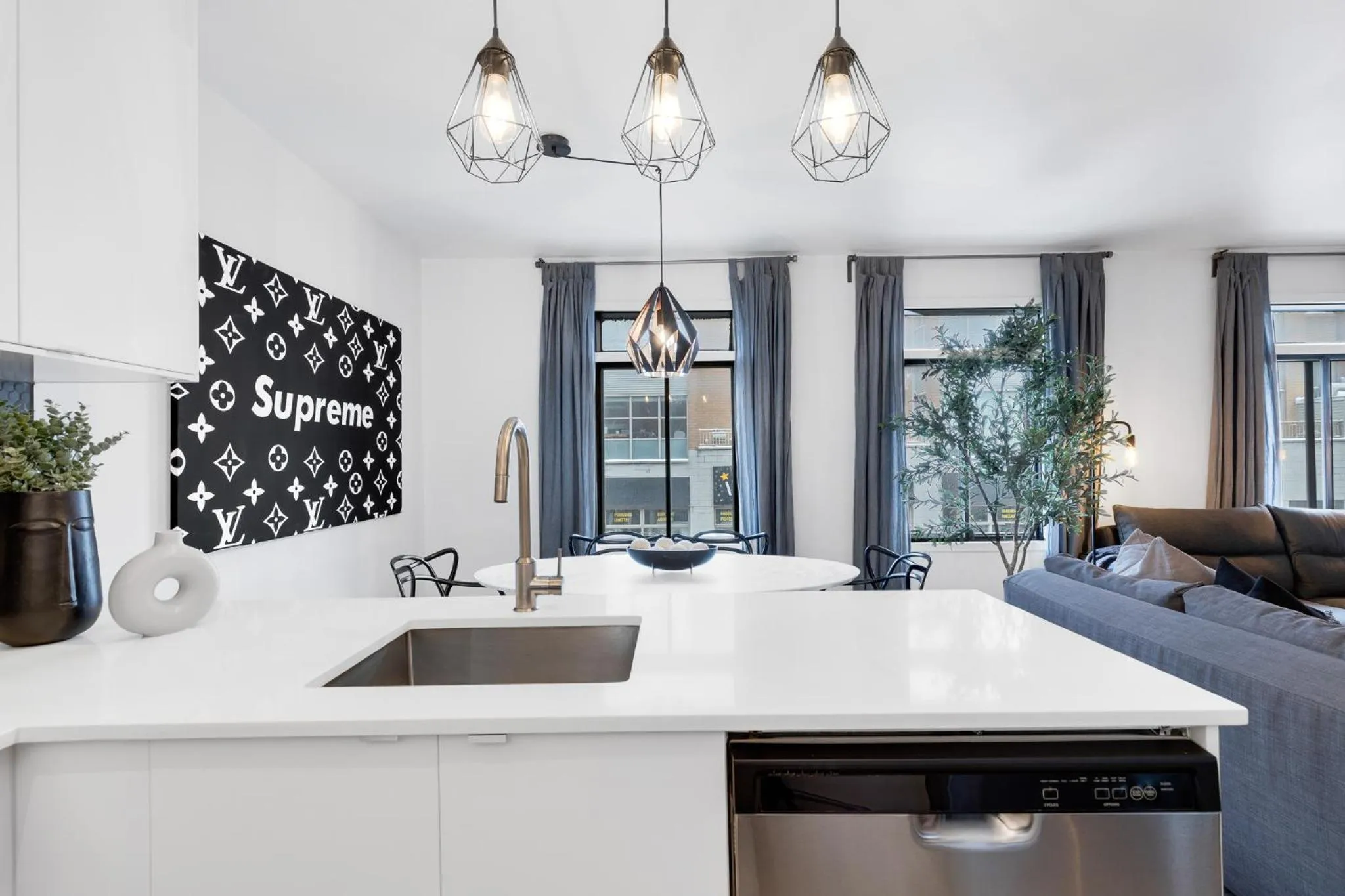 Kitchen or kitchenette in LiV MTL Urban