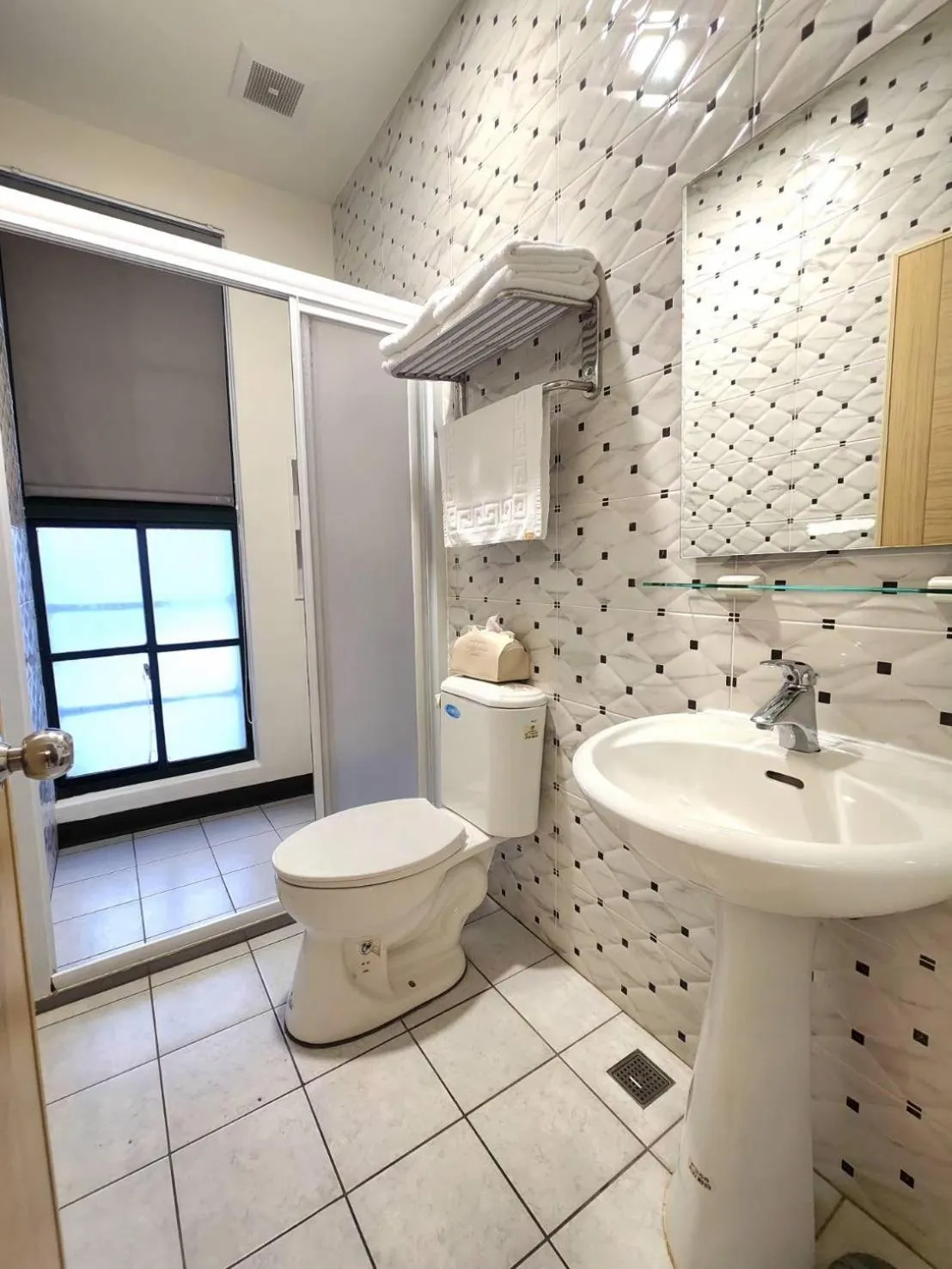 Jia-Jia Business Hotel