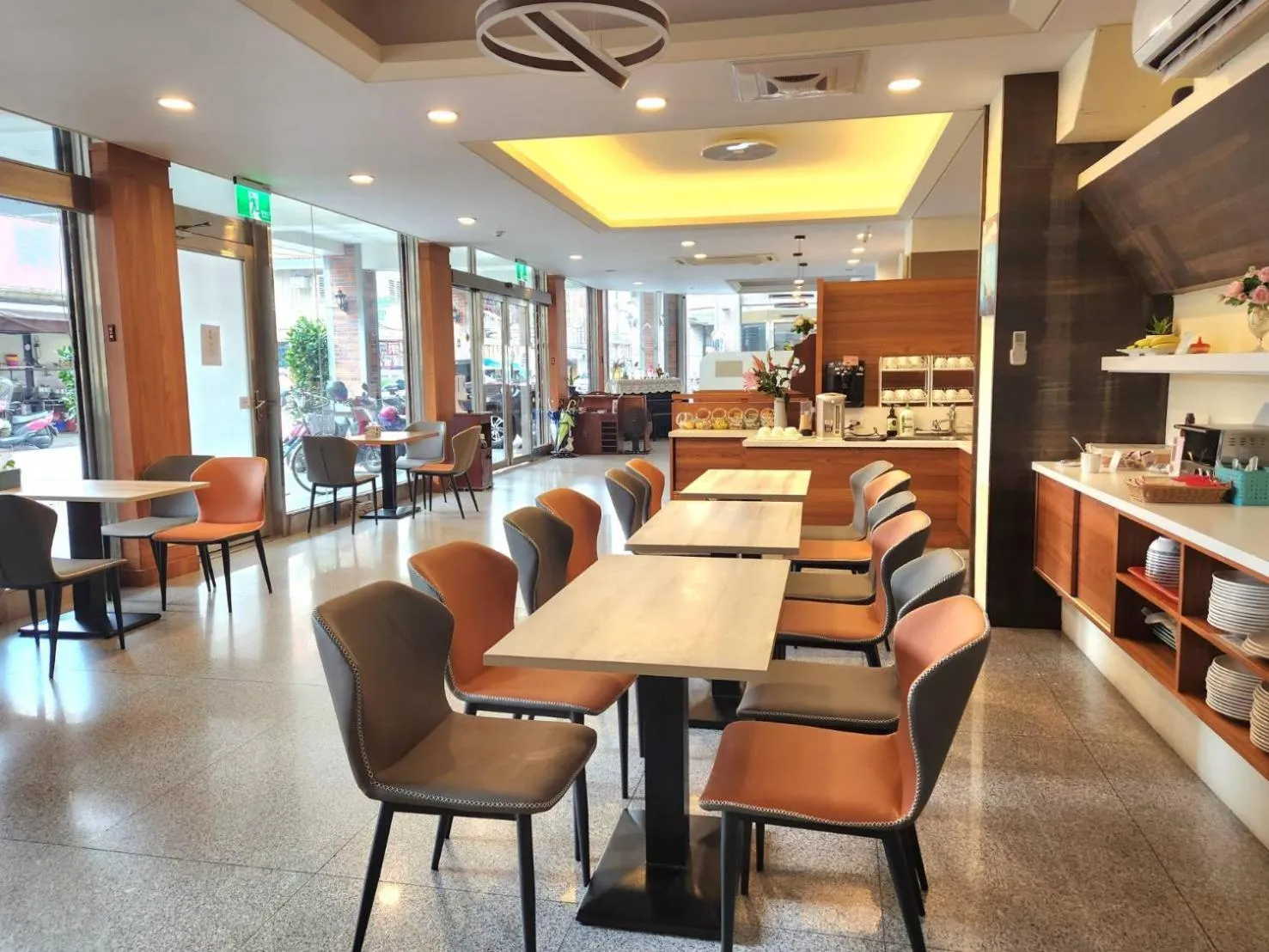 Restaurant/places to eat in Jia-Jia Business Hotel