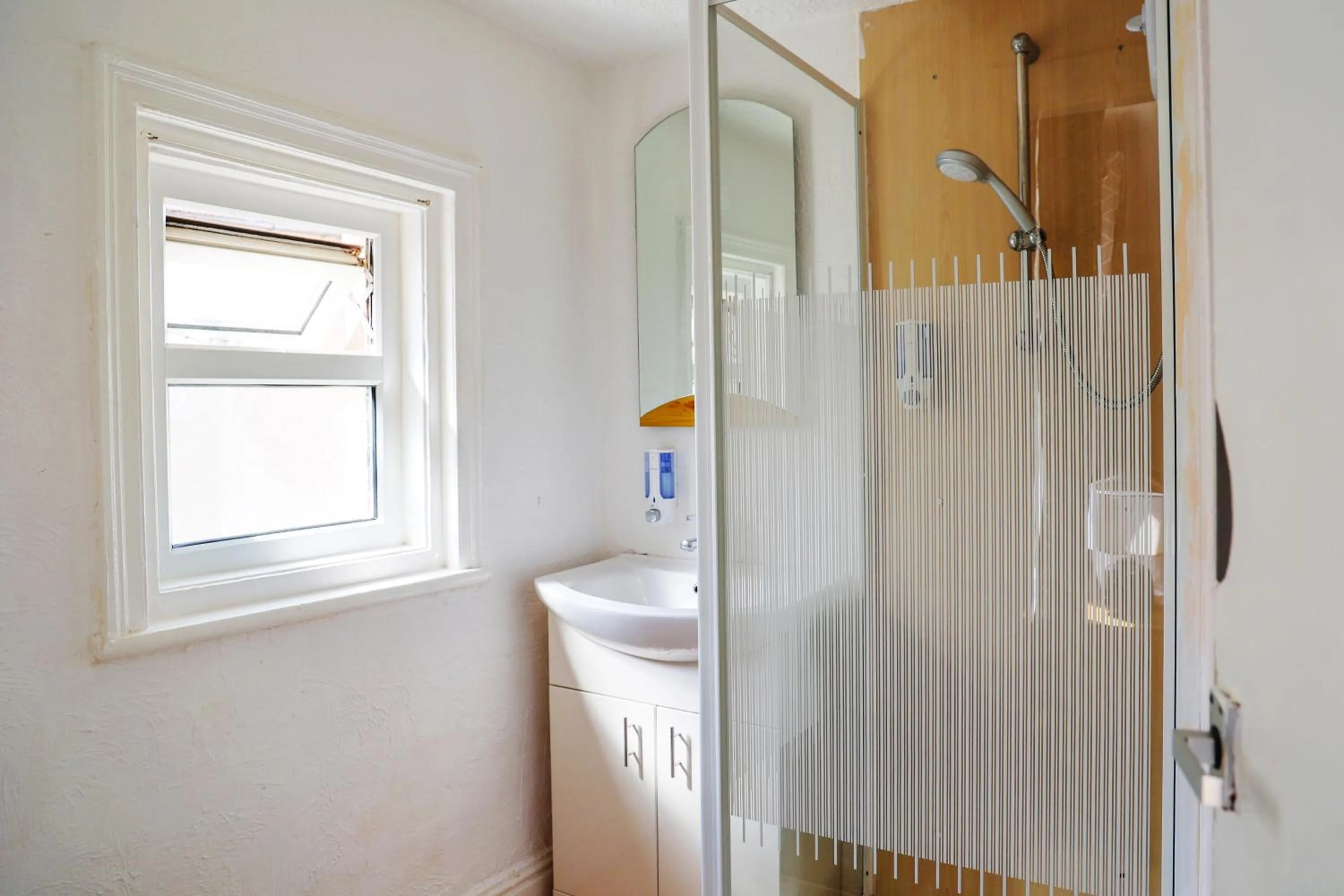 Bathroom in The Shores Hotel, Central Blackpool