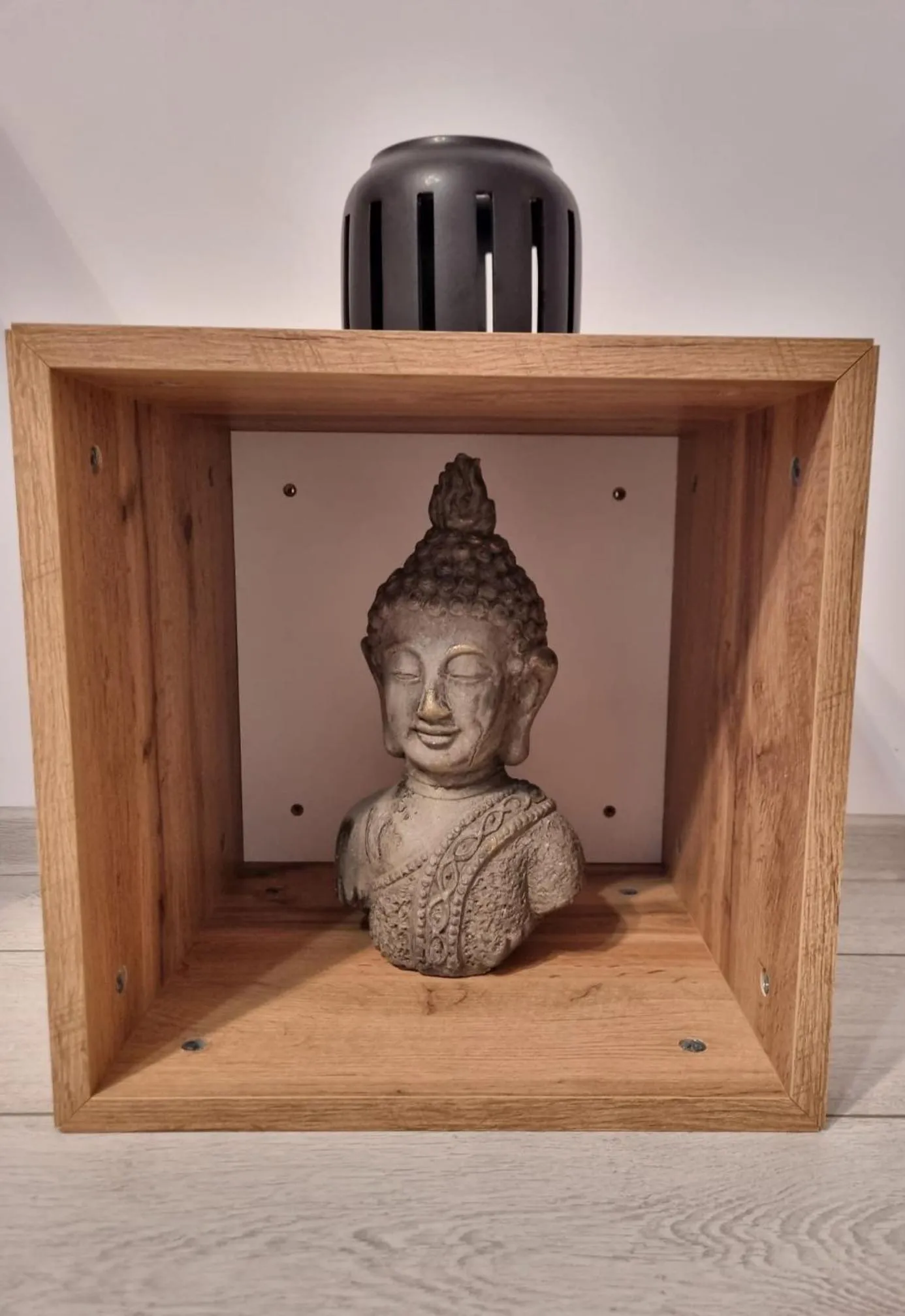 Decorative detail in Best Apartment Suceava