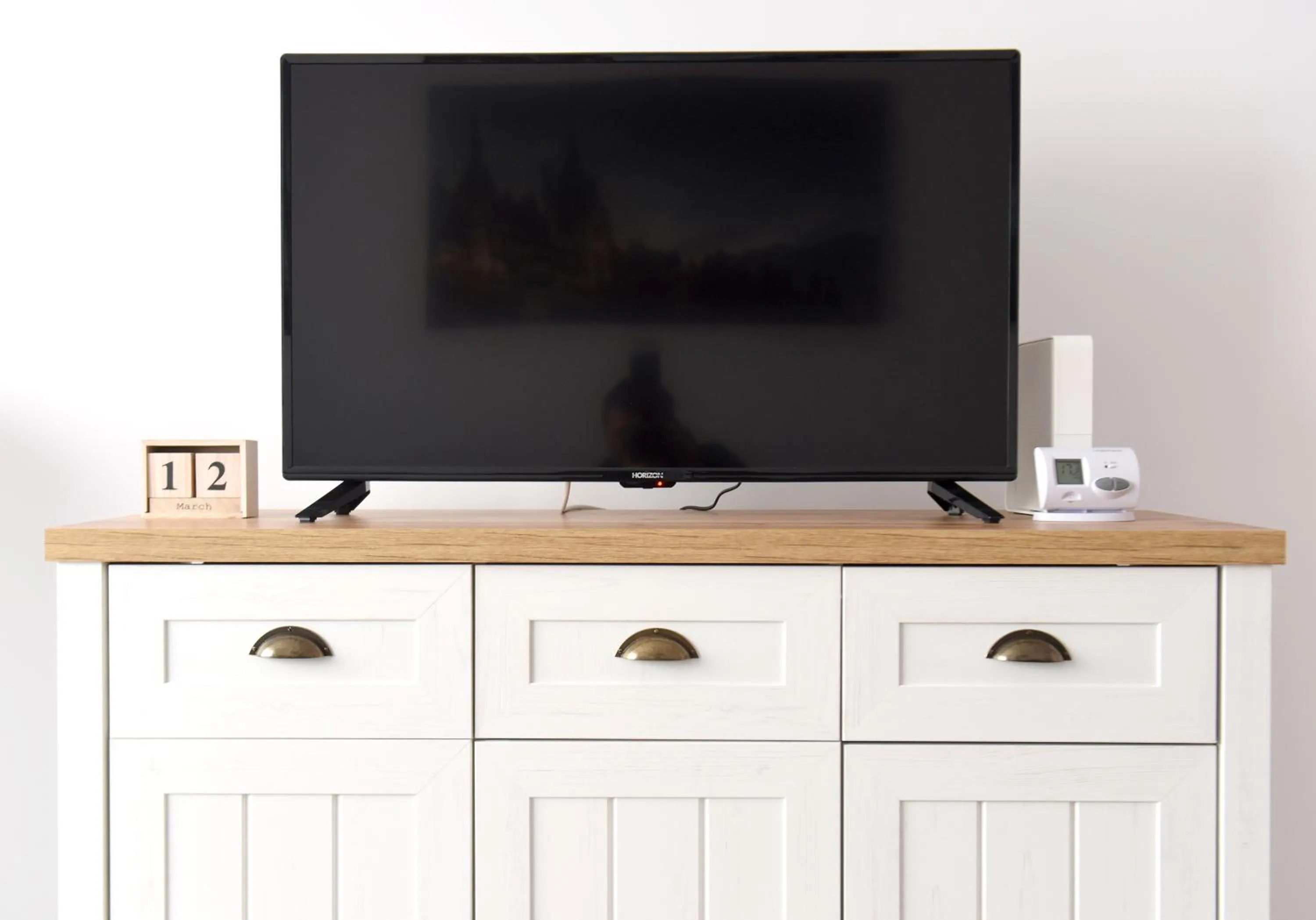 Communal lounge/ TV room in Best Apartment Suceava