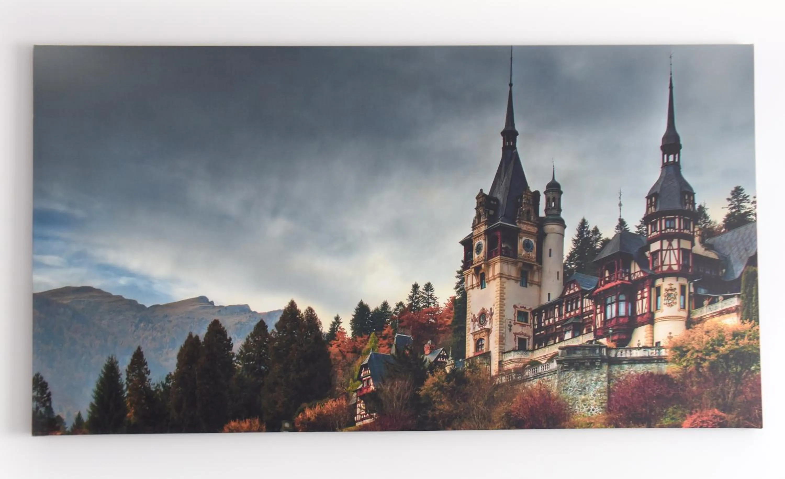 Decorative detail in Best Apartment Suceava