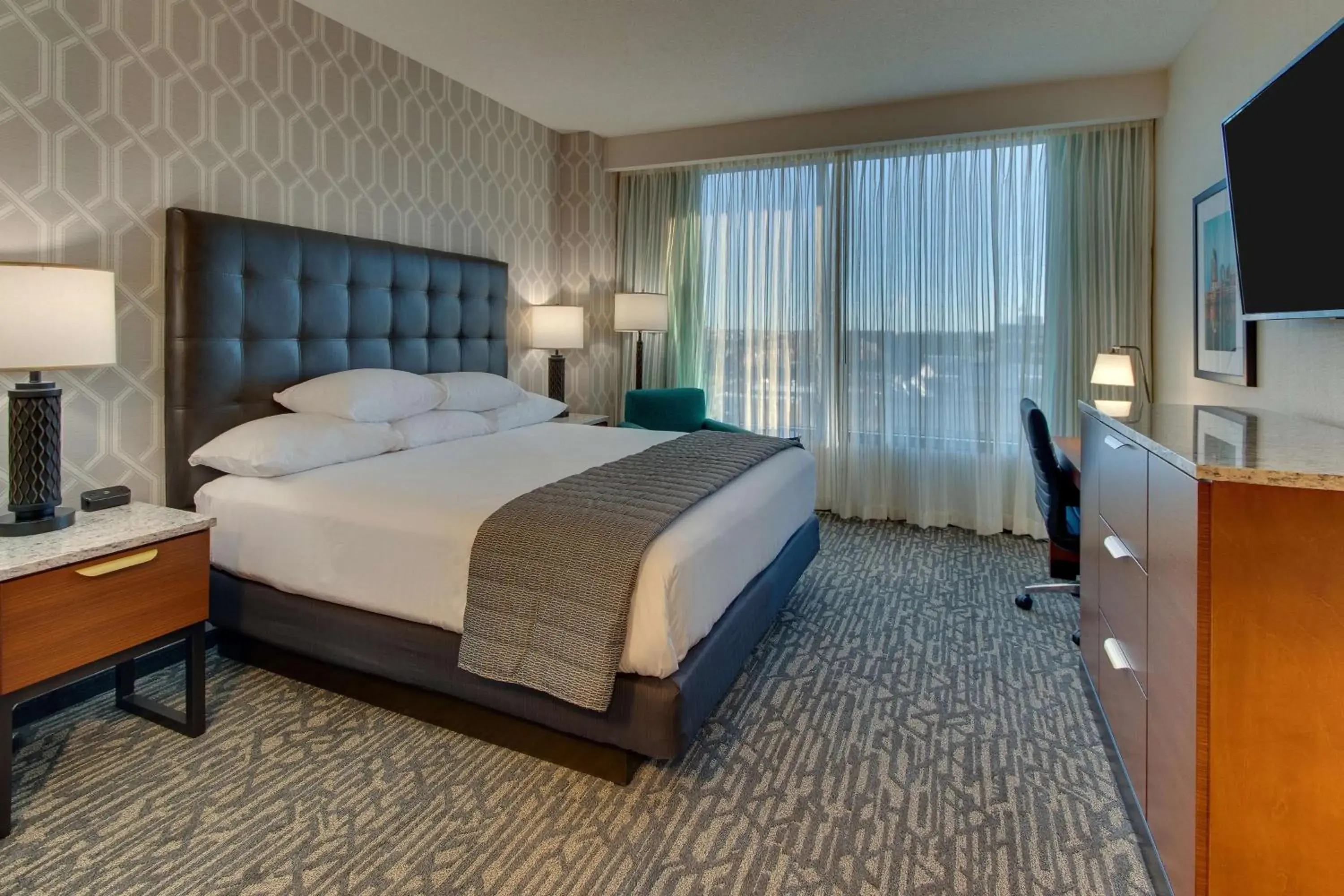 Deluxe King Suite in Drury Plaza Hotel Nashville Downtown Deluxe King Suite in Drury Plaza Hotel Nashville Downtown