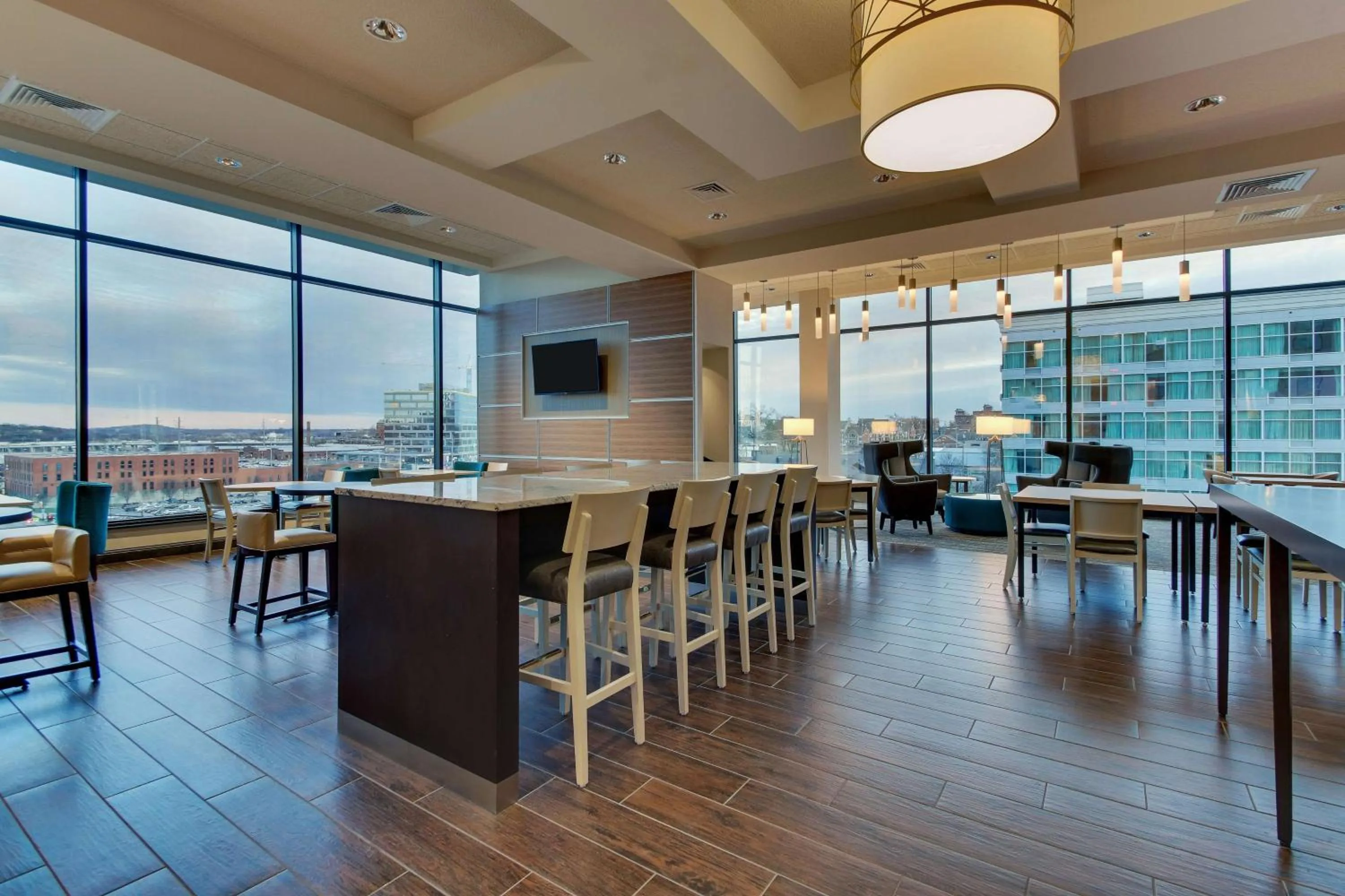 Lounge or bar in Drury Plaza Hotel Nashville Downtown