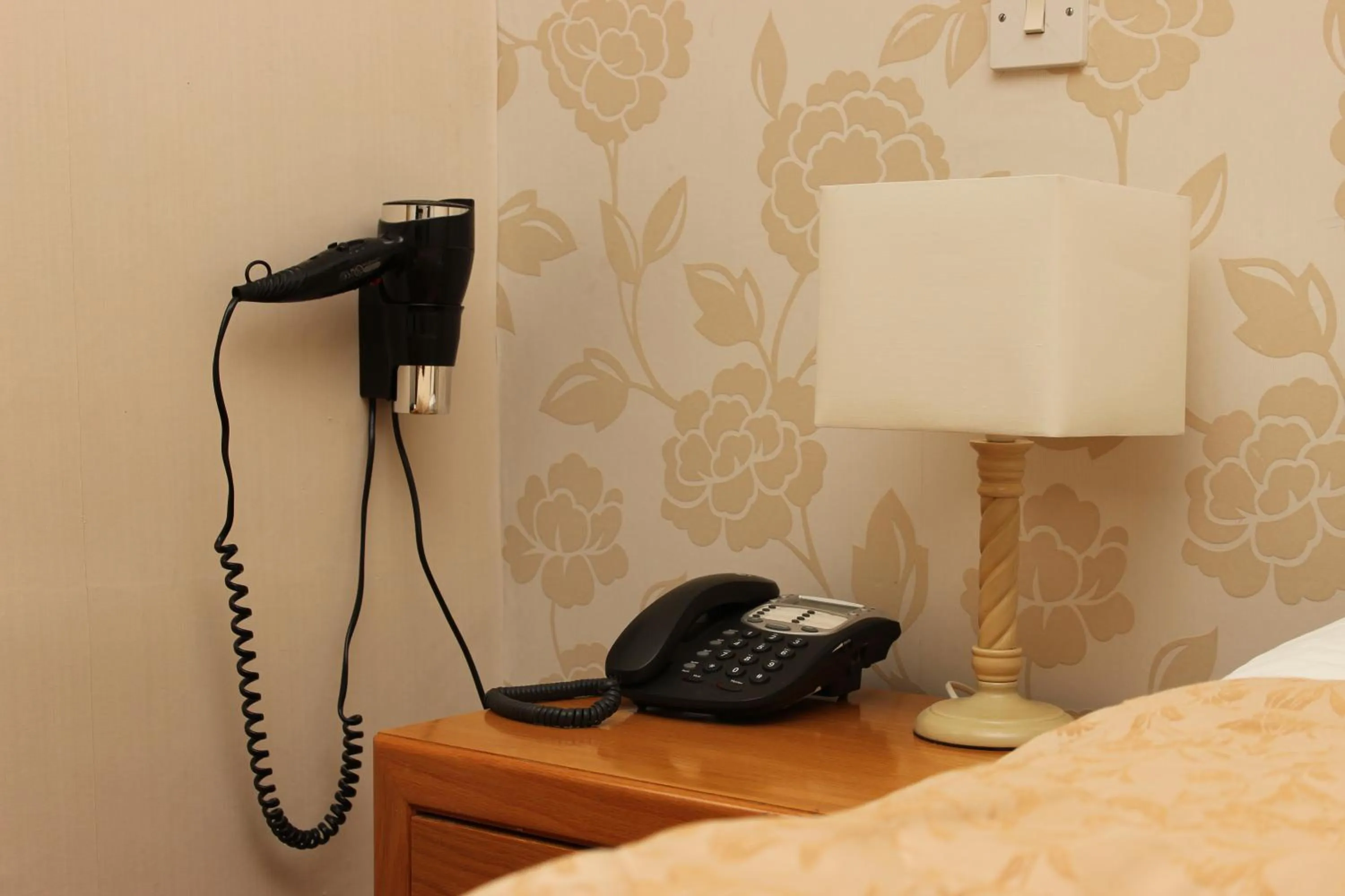 Bed in Old Kings Arms Hotel