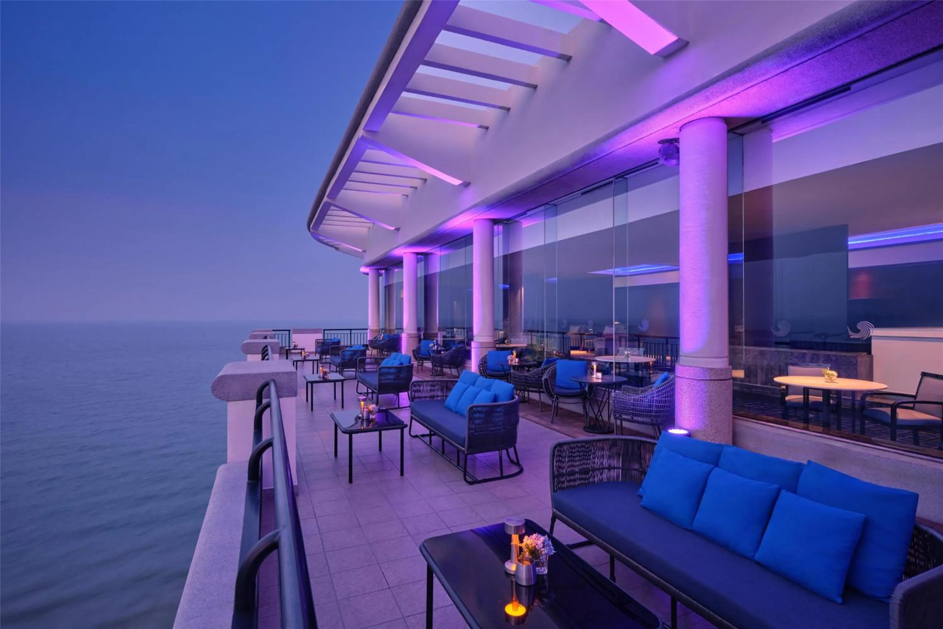 Lounge or bar in Hilton Hua Hin Resort & Spa