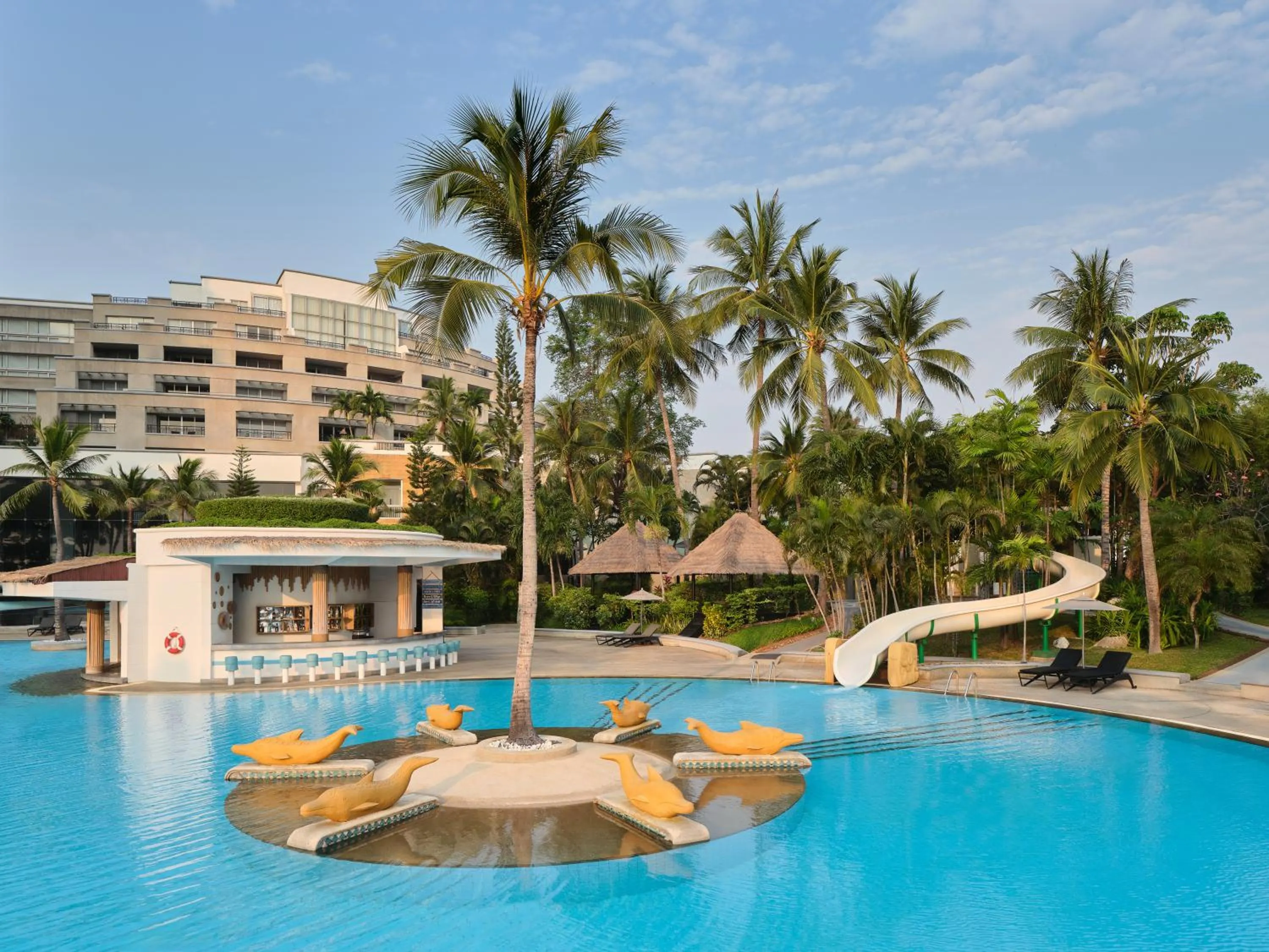 Swimming pool in Hilton Hua Hin Resort & Spa