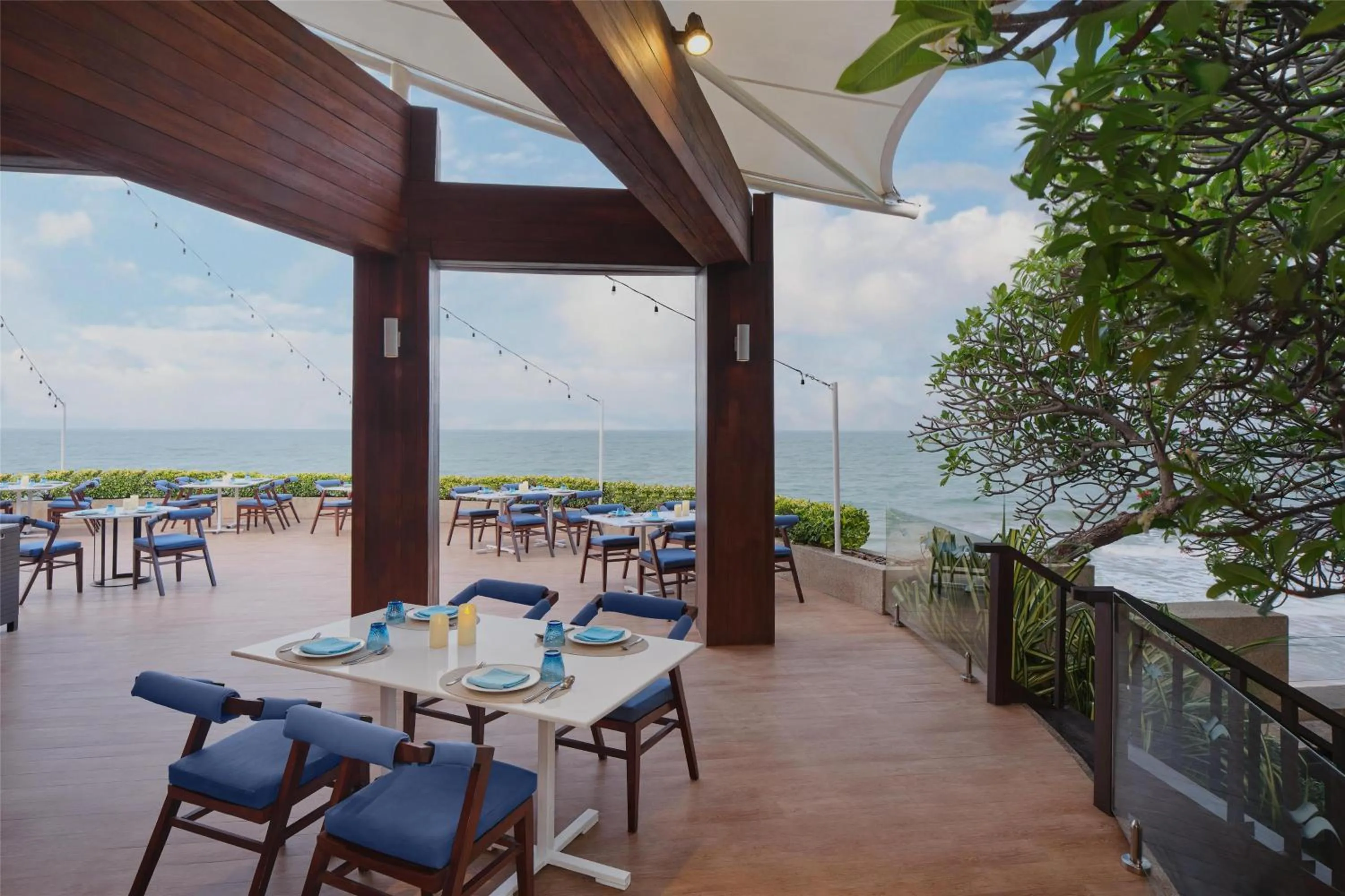 Restaurant/places to eat in Hilton Hua Hin Resort & Spa