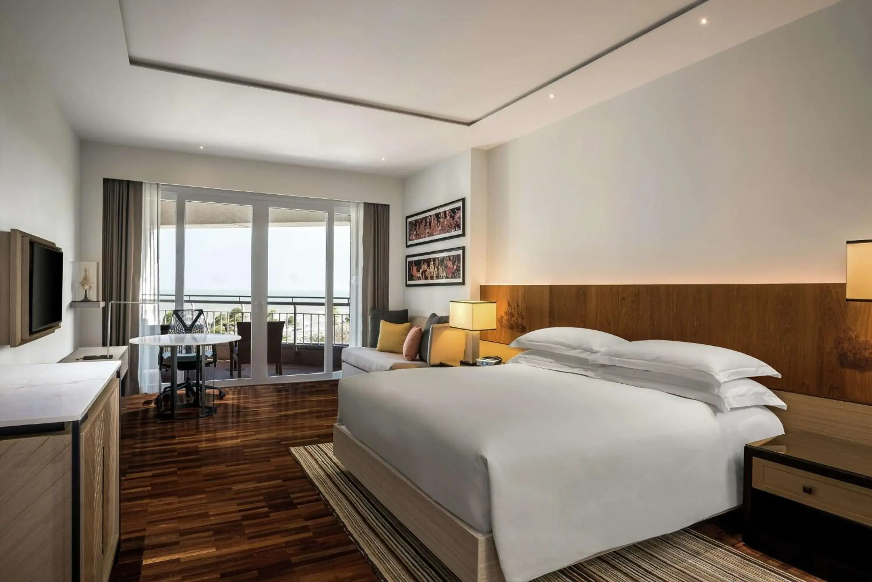 Executive King Room with Ocean View with Club Lounge Access in Hilton Hua Hin Resort & Spa Executive King Room with Ocean View with Club Lounge Access in Hilton Hua Hin Resort & Spa