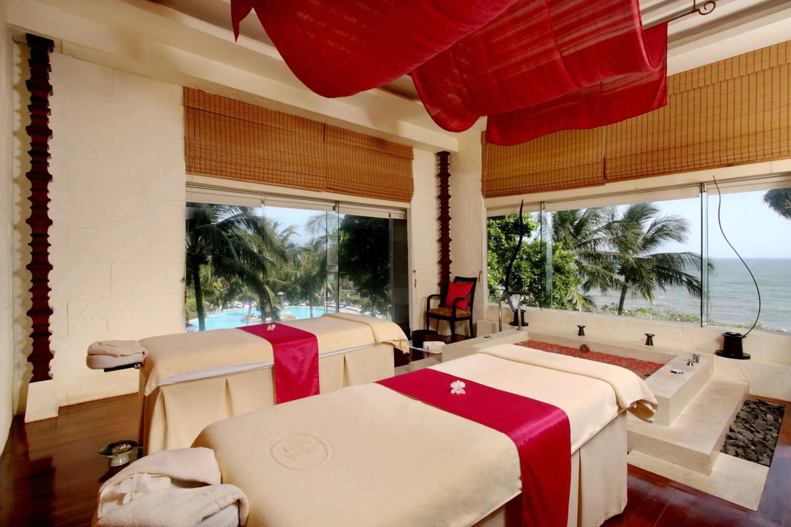 Spa and wellness centre/facilities, Bed in Hilton Hua Hin Resort & Spa