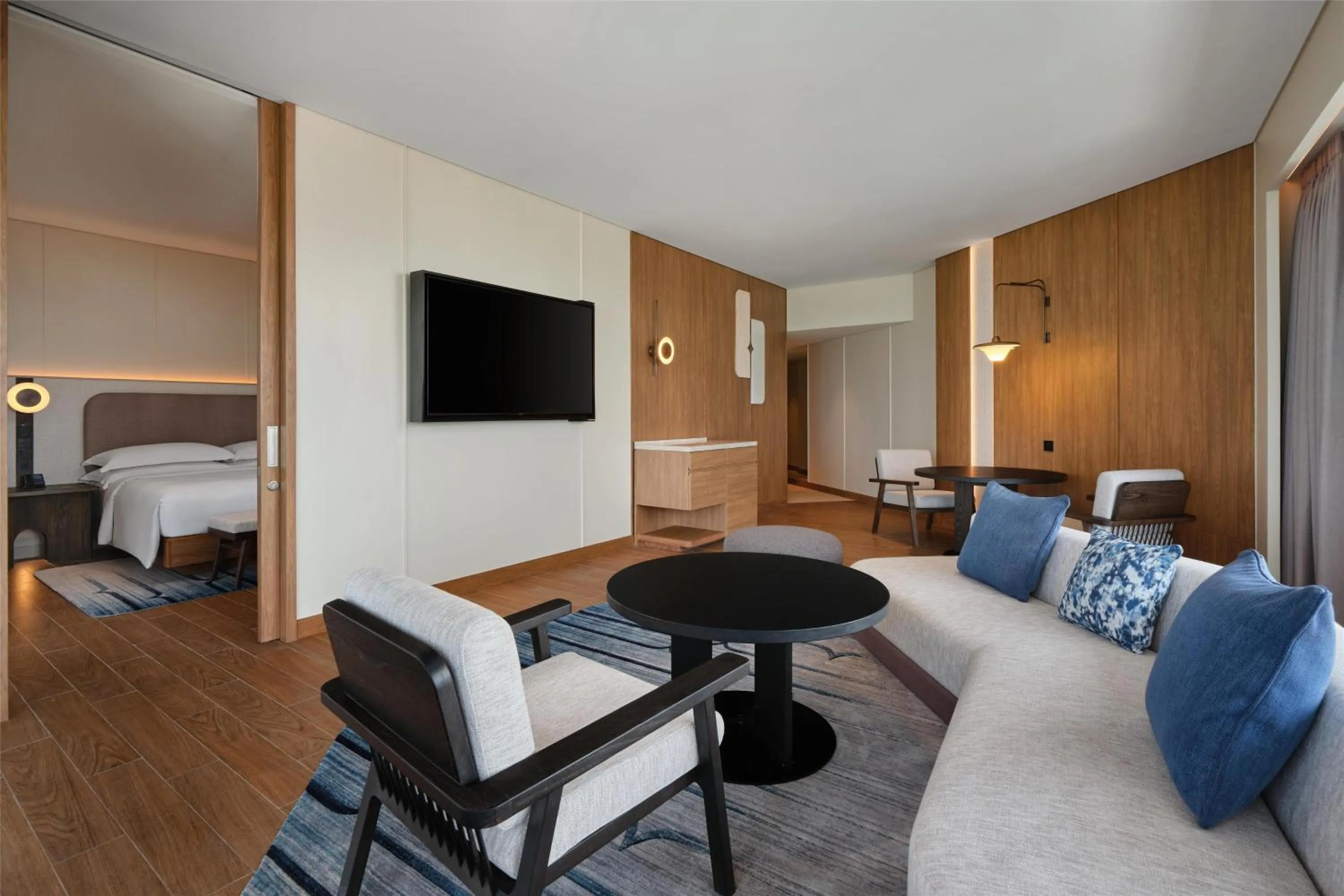 Living room, Bed in Hilton Hua Hin Resort & Spa