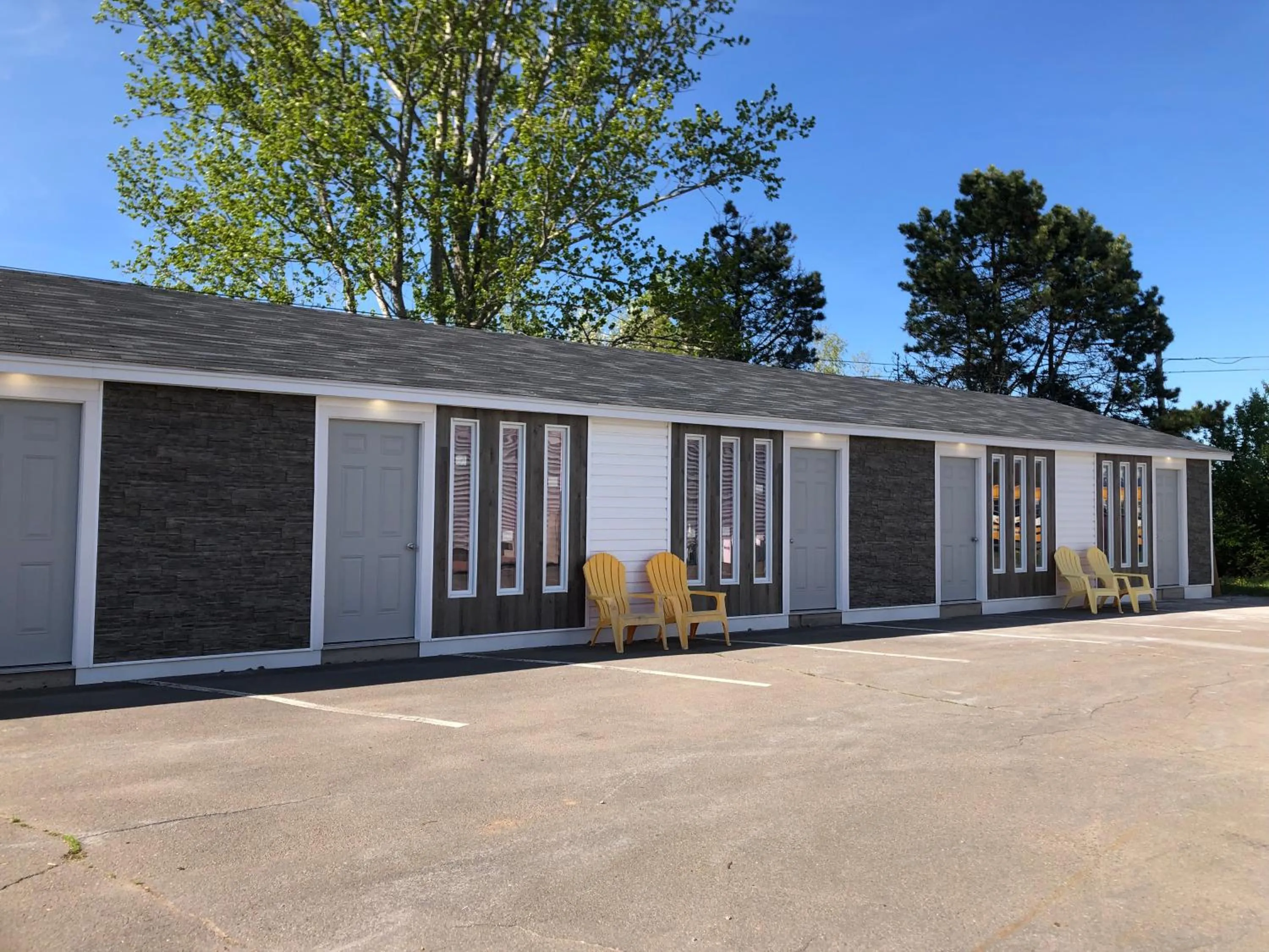 Property building in Shores Inn & Hotel