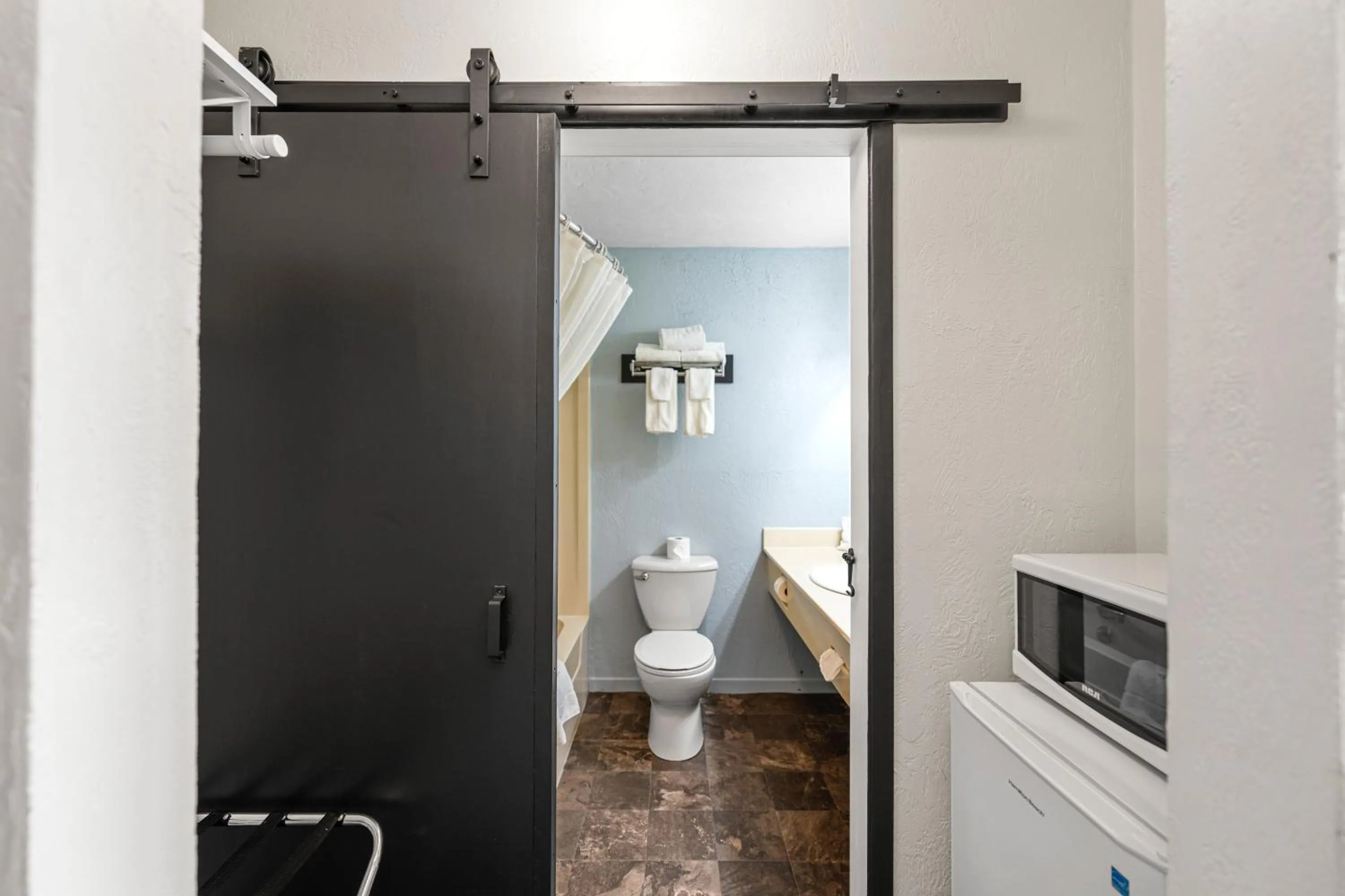 Bathroom in Shores Inn & Hotel