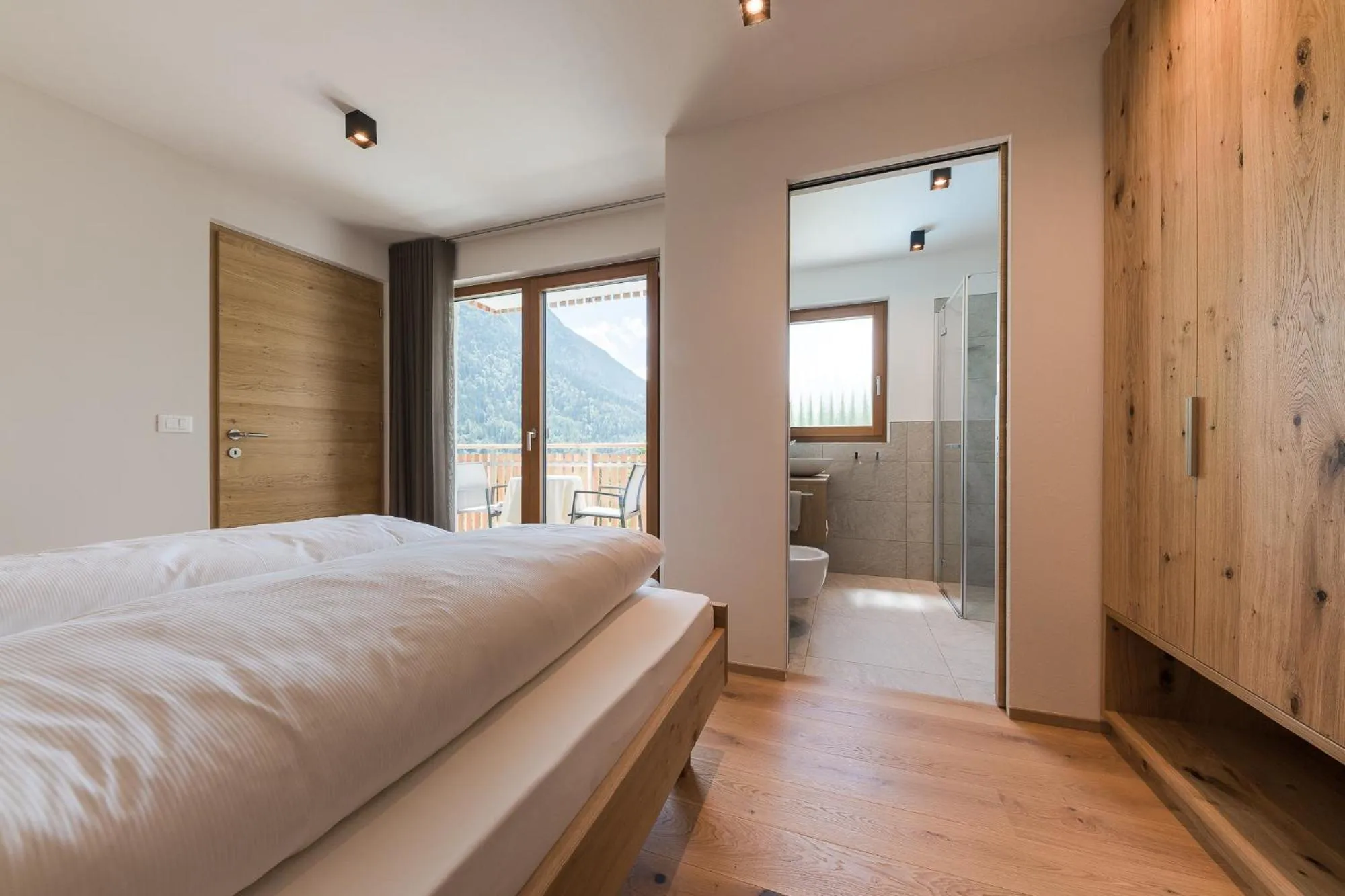 Photo of the whole room, Bed in Aparthotel Abiná Lana Höhe