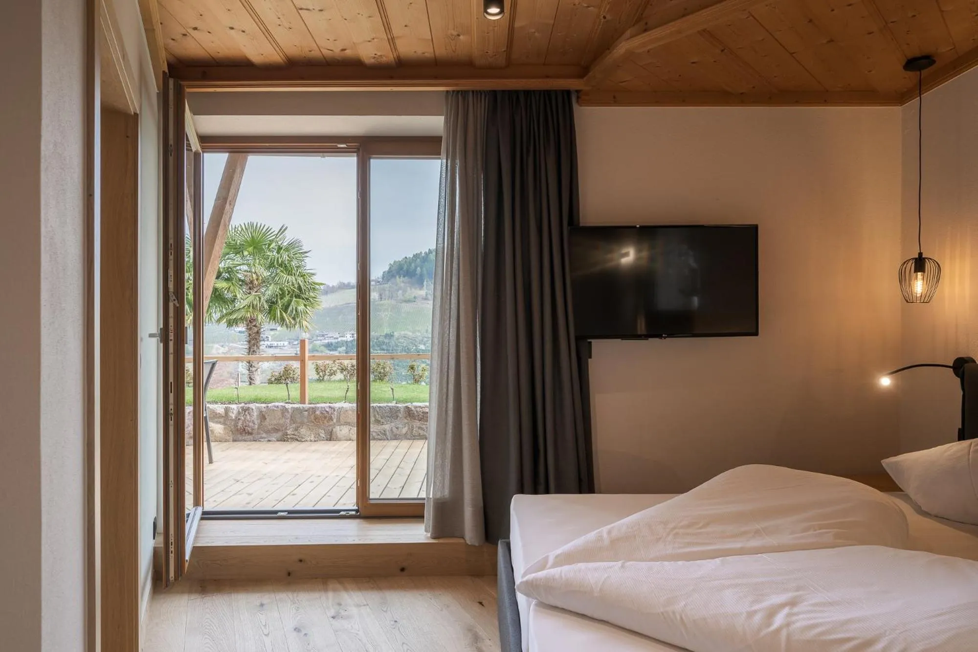 Natural landscape, Bed in Aparthotel Abiná Lana Höhe