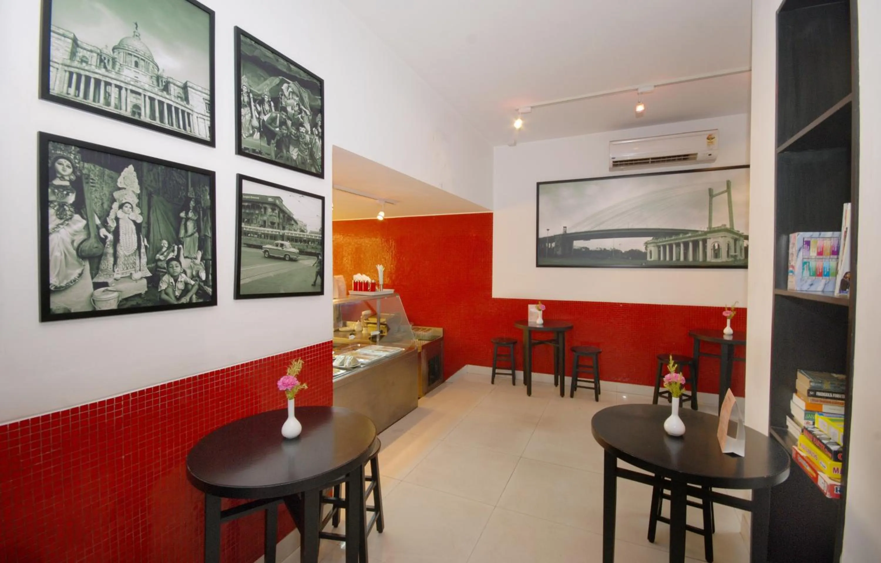 Restaurant/places to eat in Hotel Metropole