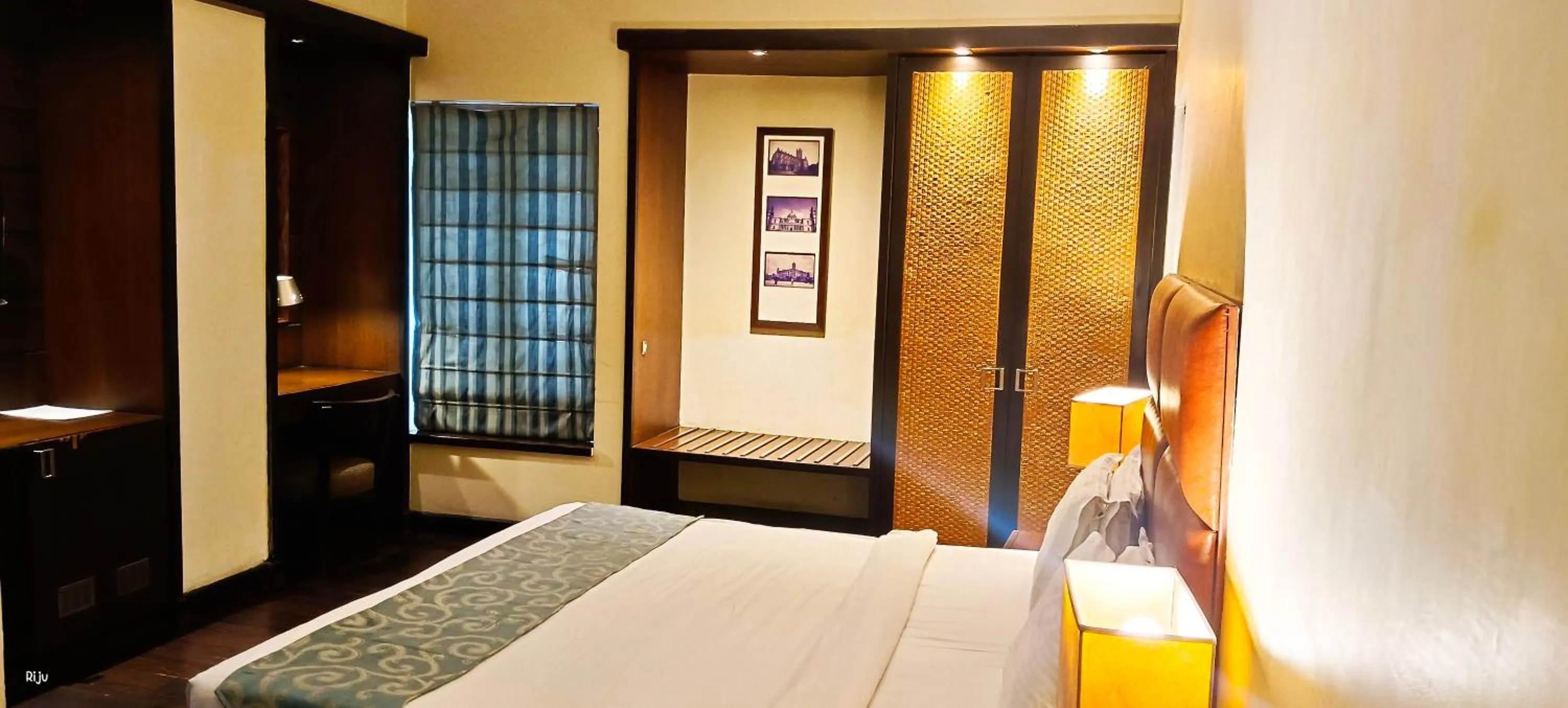 Bed in Hotel Metropole