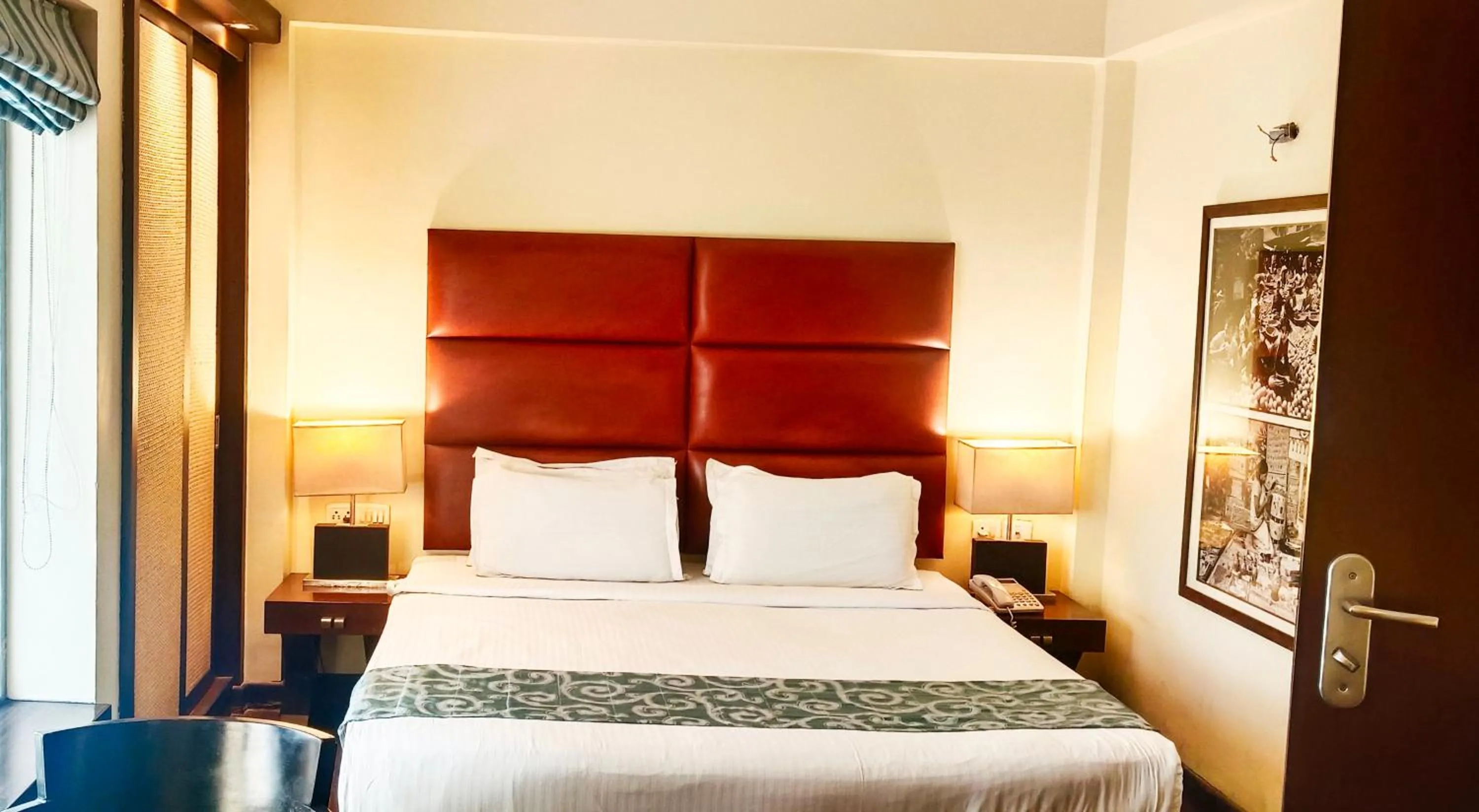 Bed in Hotel Metropole