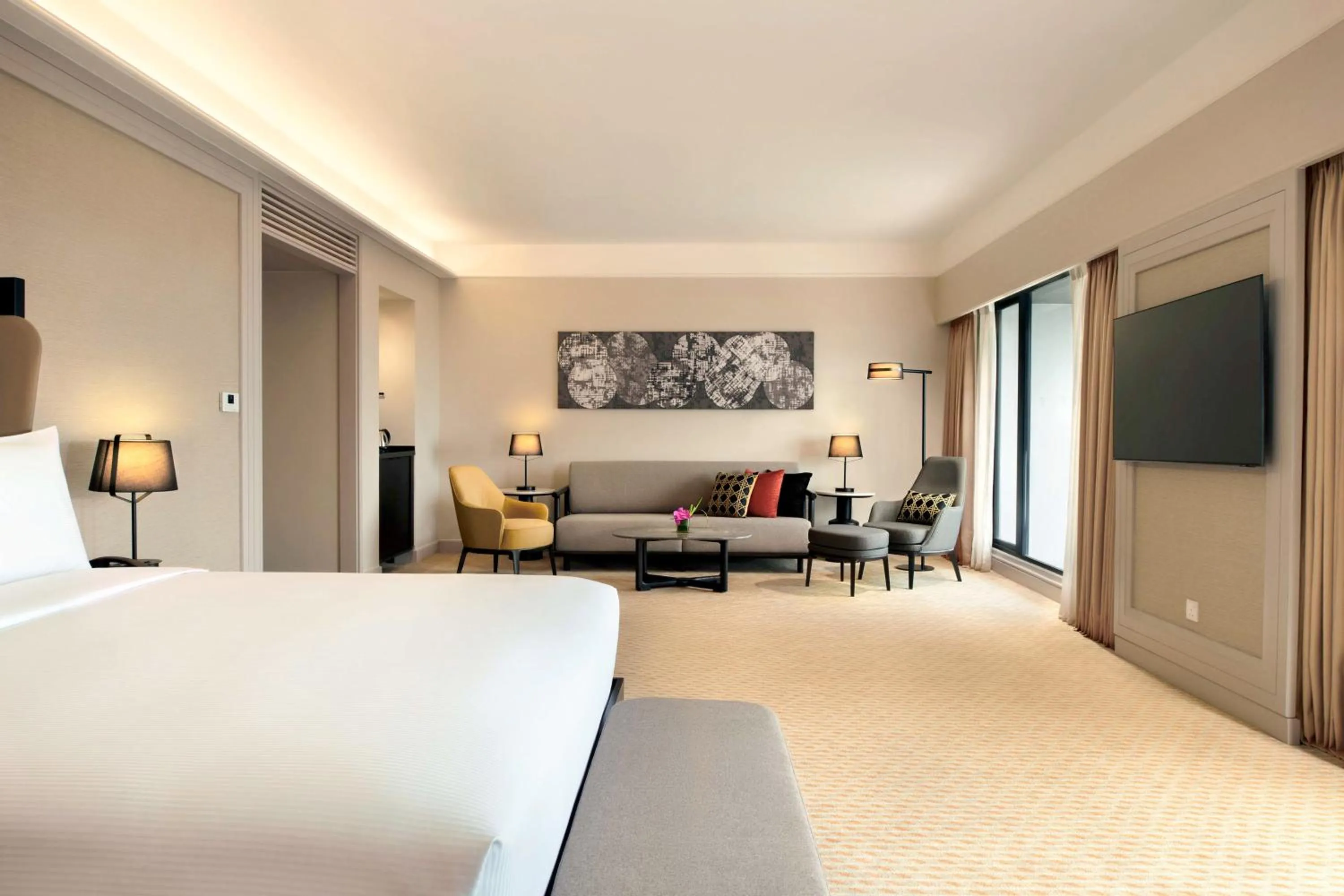 Living room, Bed in Hilton Kuching Hotel