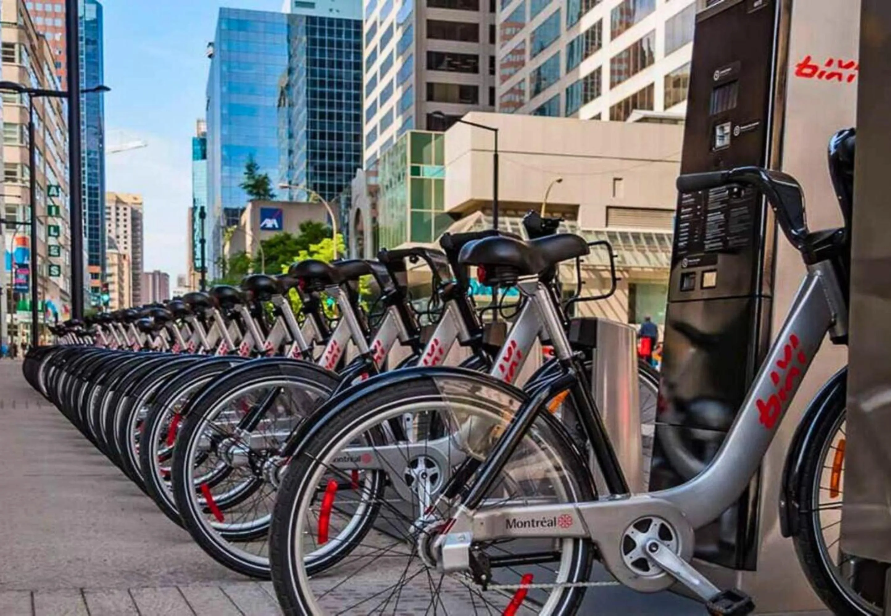 Cycling in LiV MTL Avenue