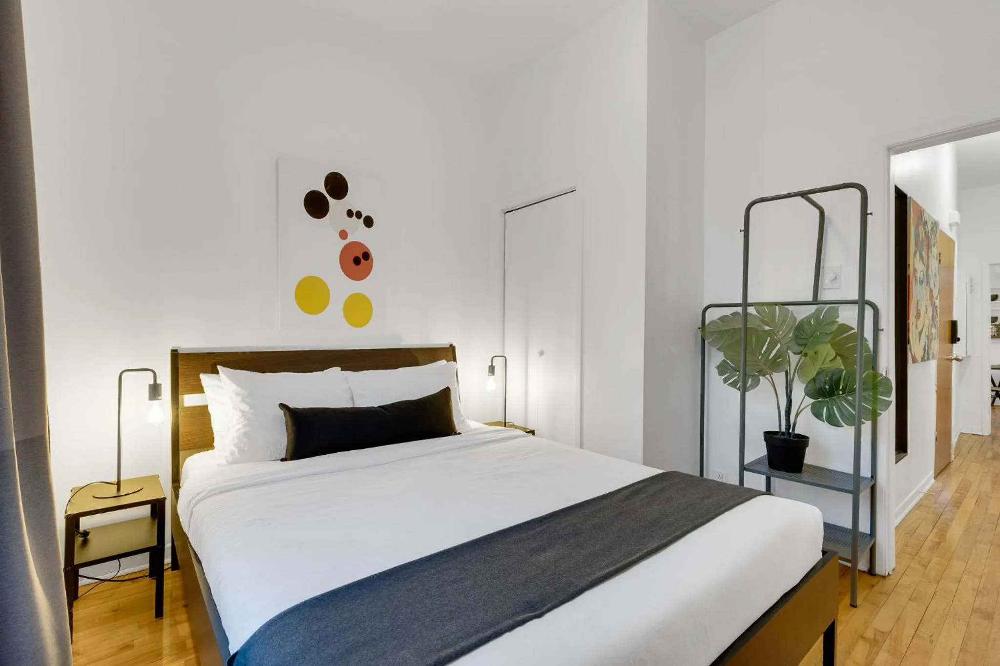 Bed in LiV MTL Avenue