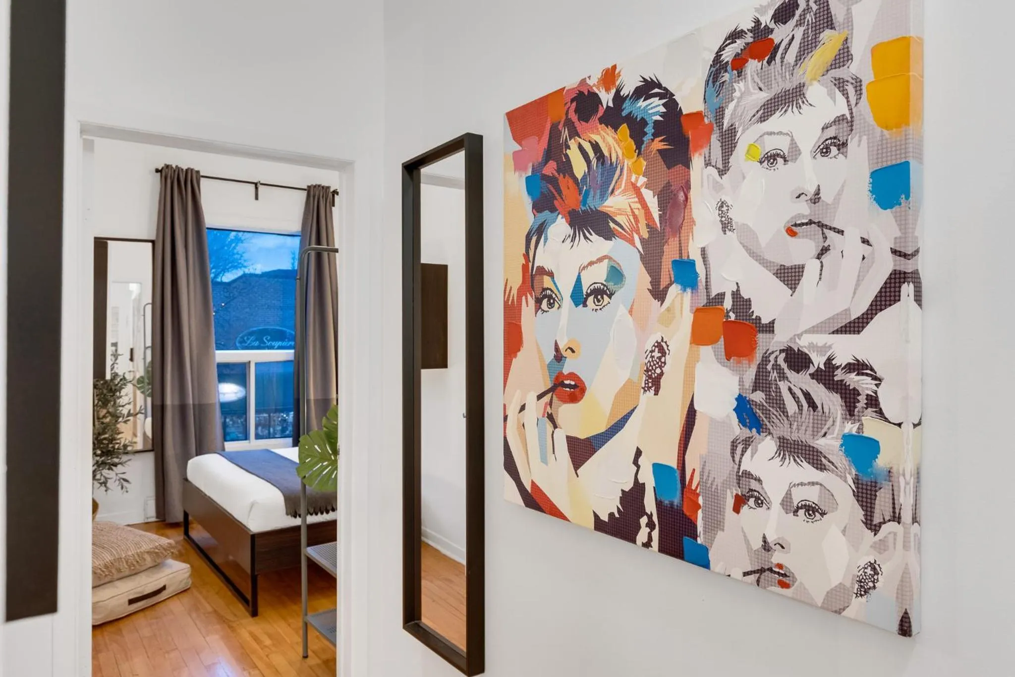 Bed in LiV MTL Avenue