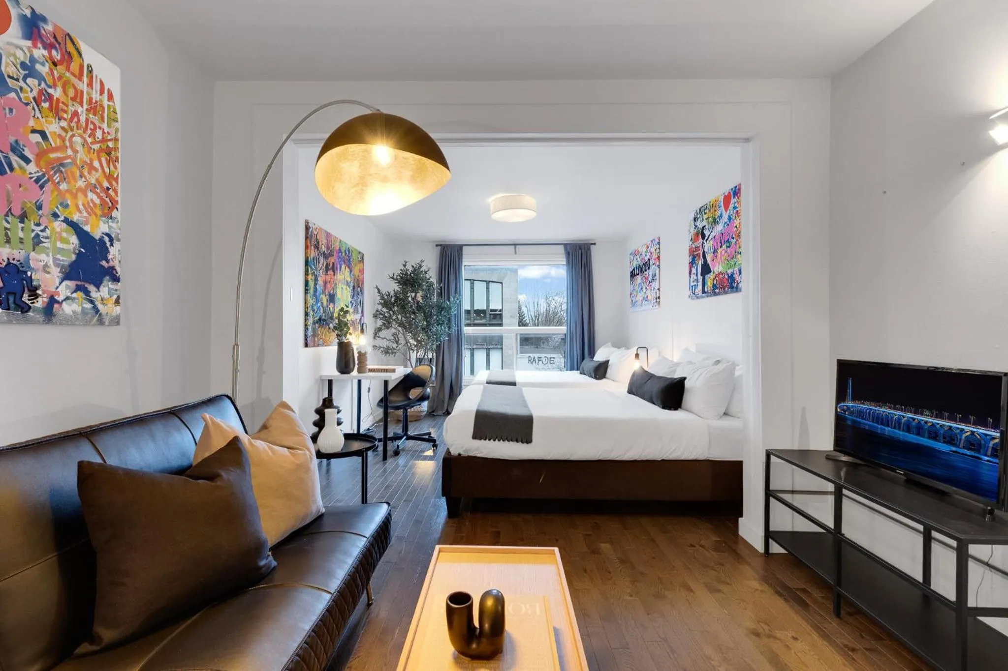 Bed in LiV MTL Avenue