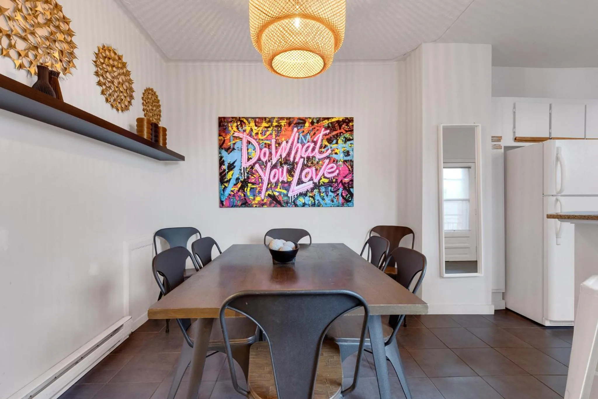 Kitchen or kitchenette in LiV MTL Avenue