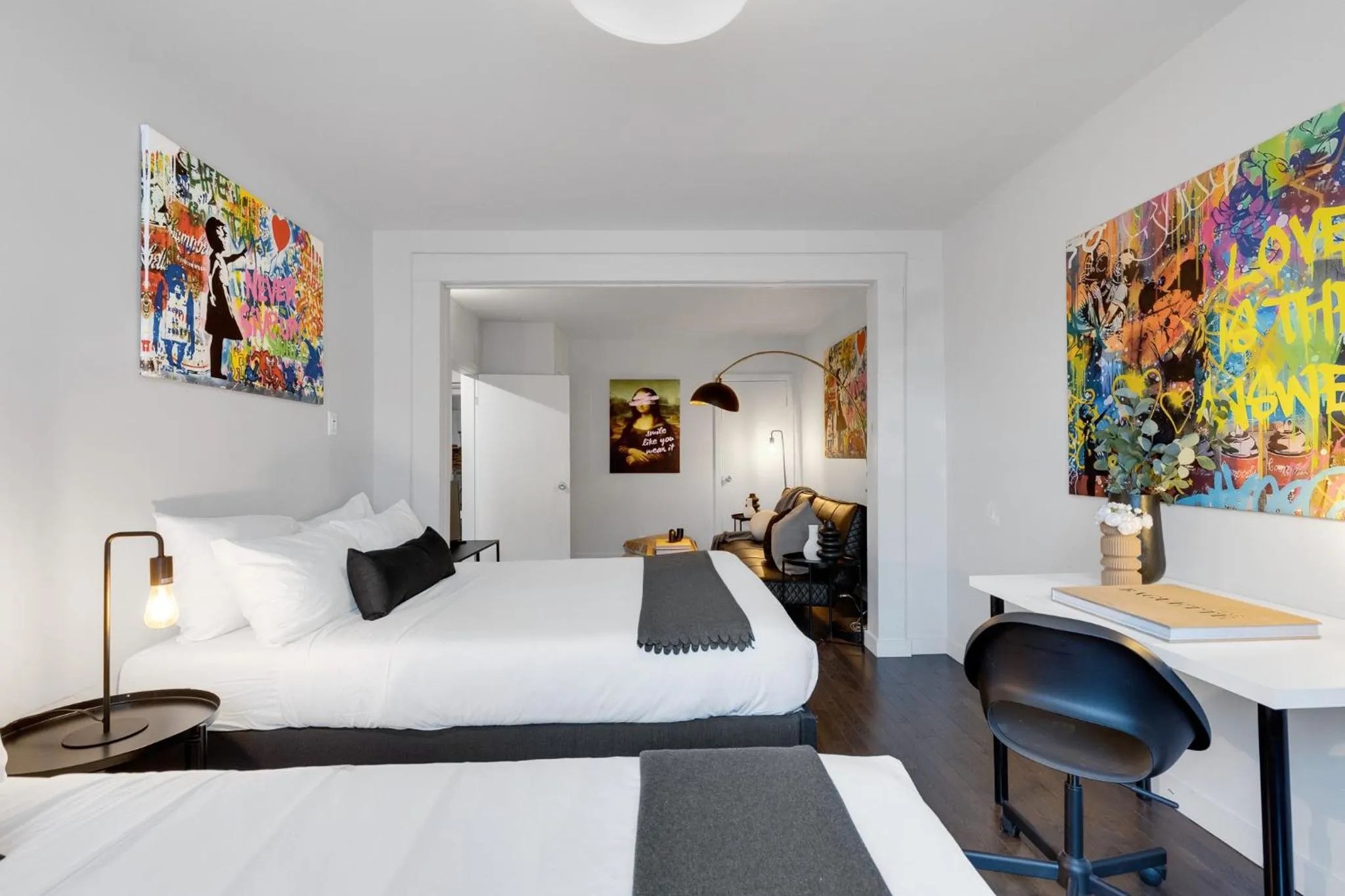 Bed in LiV MTL Avenue