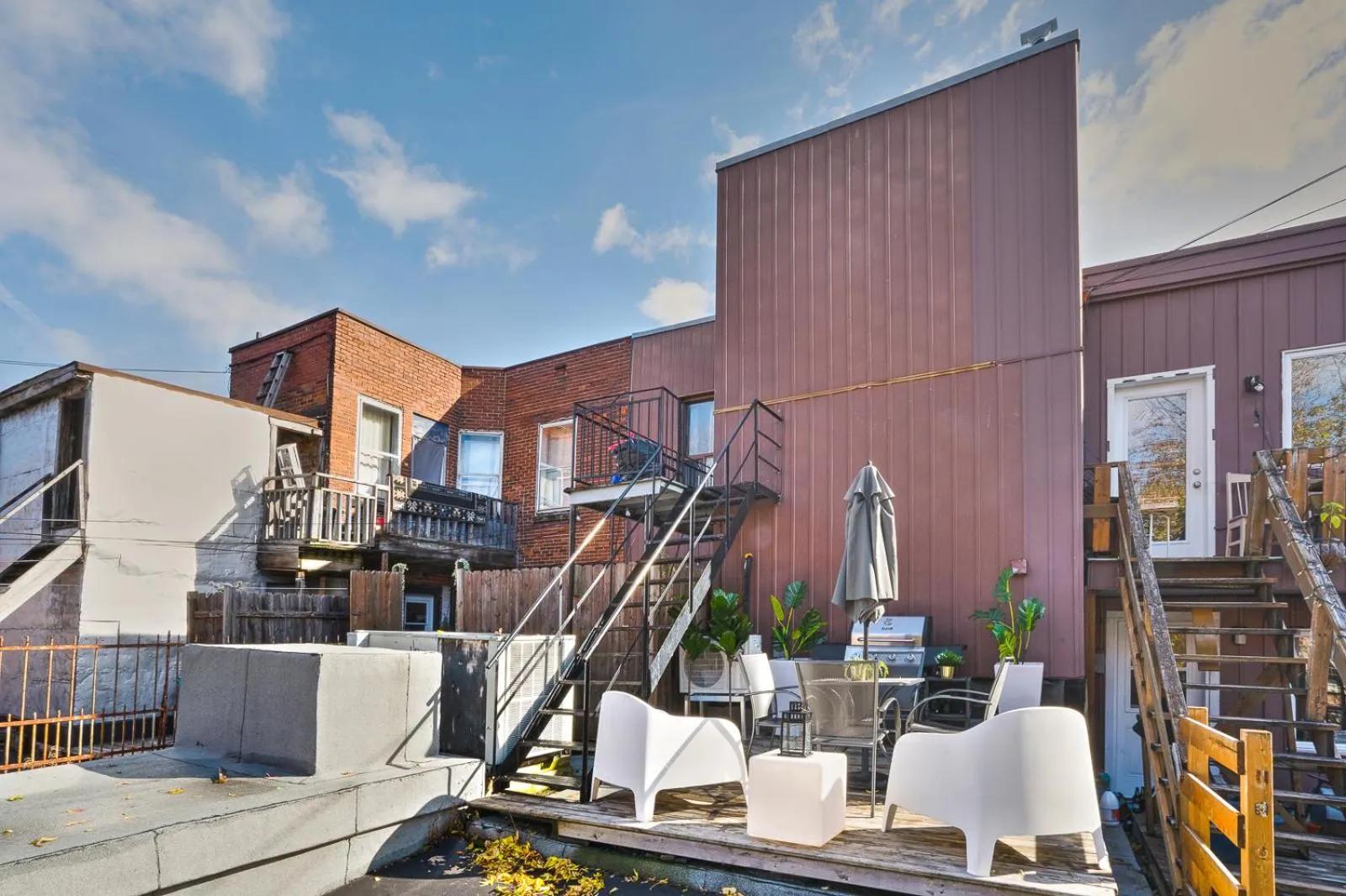 Patio in LiV MTL Avenue