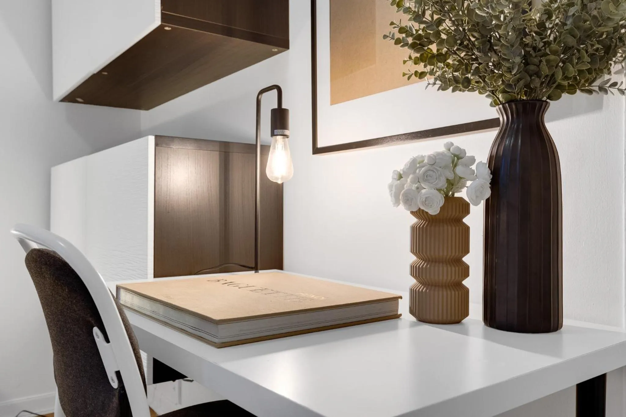 Dining area in LiV MTL Avenue