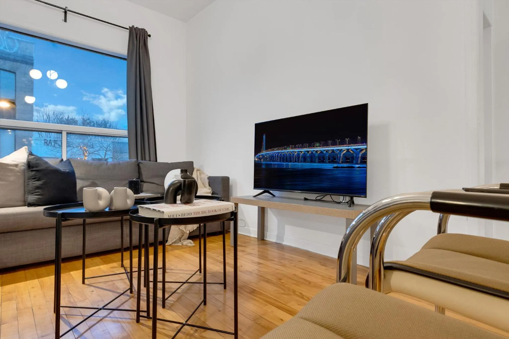 TV and multimedia in LiV MTL Avenue