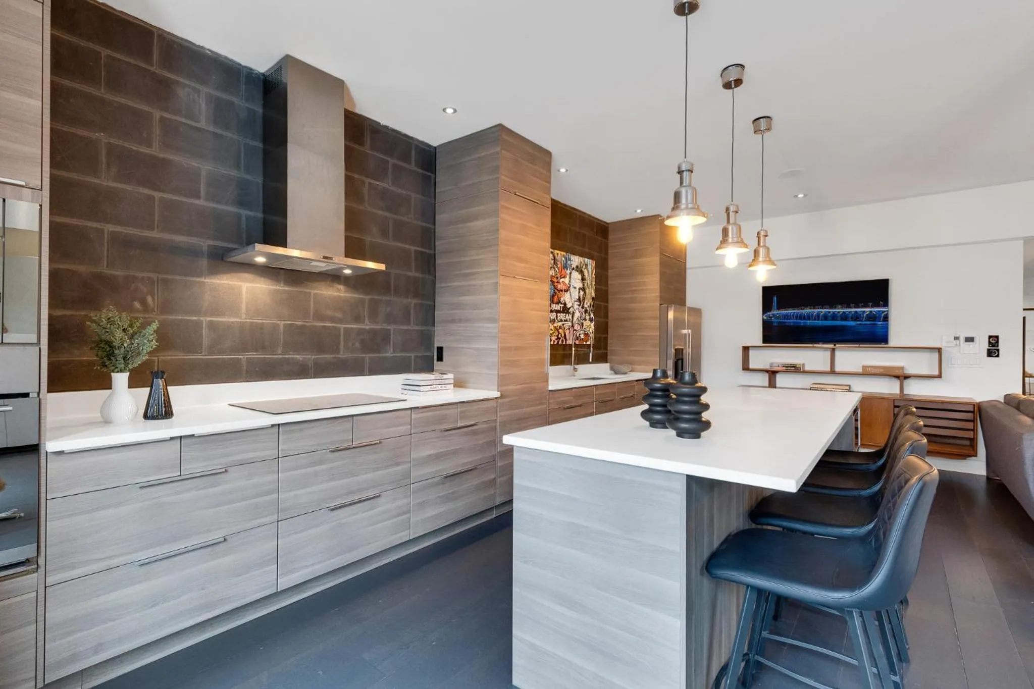 TV and multimedia in LiV MTL Plato