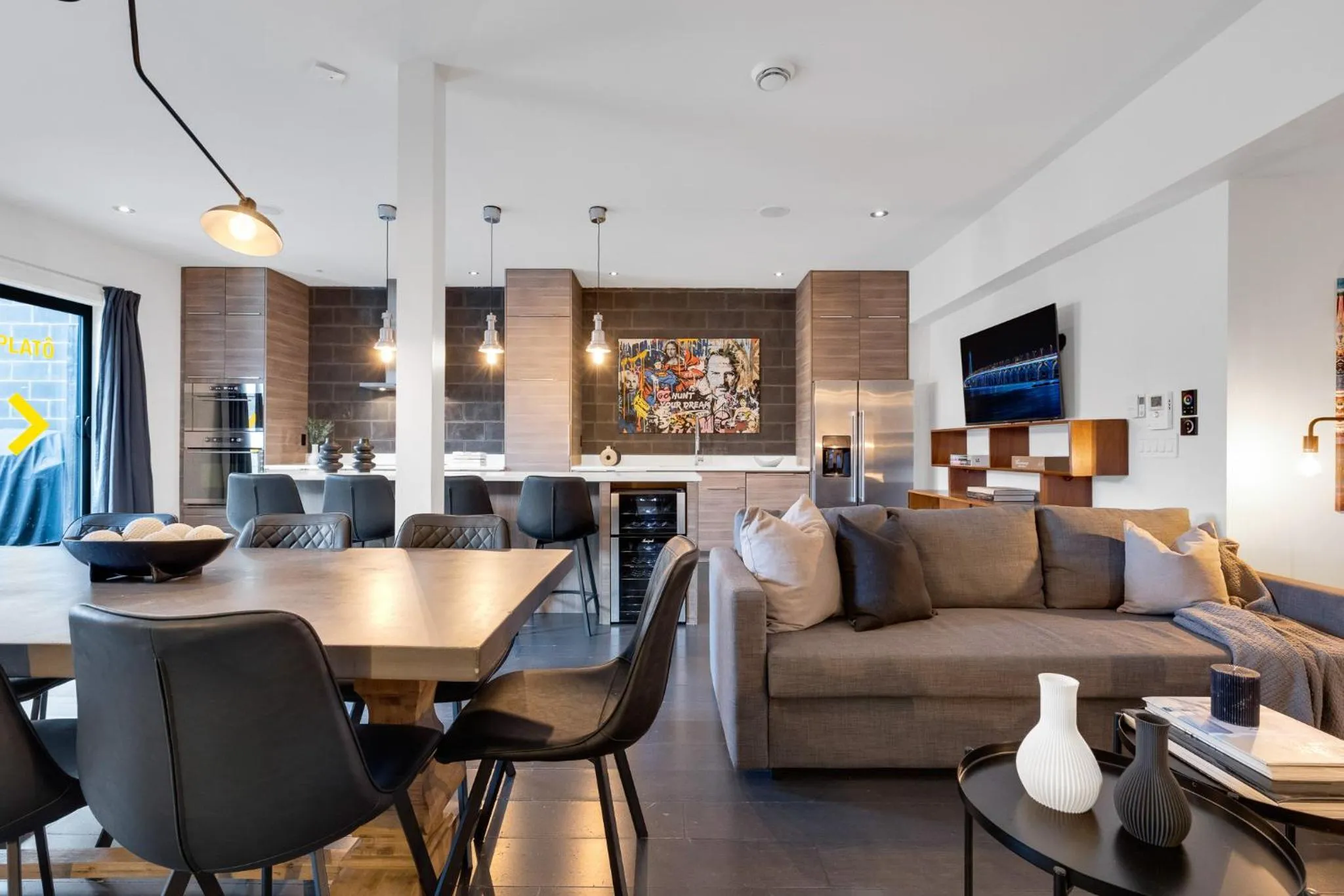 Communal lounge/ TV room in LiV MTL Plato