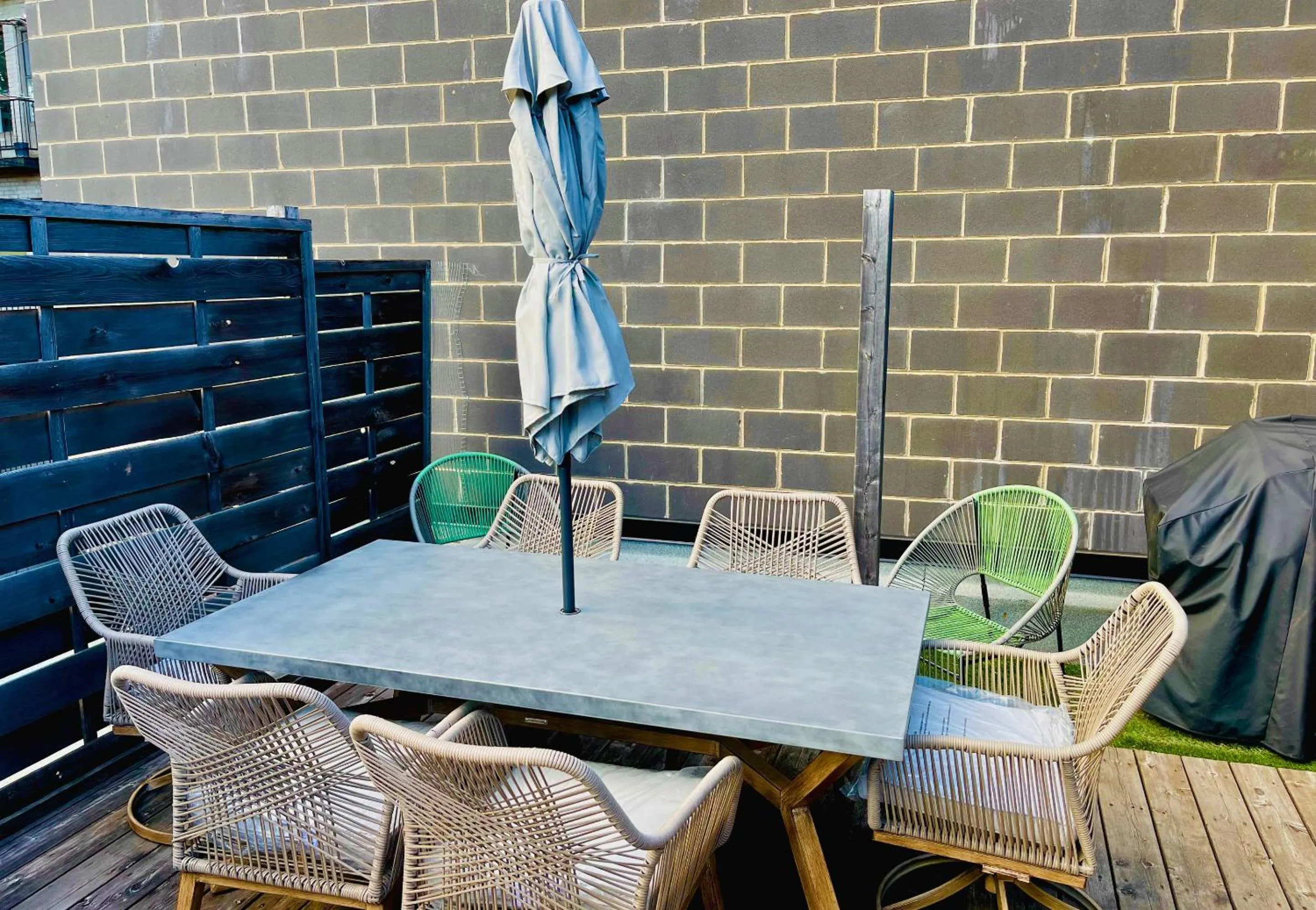 Patio in LiV MTL Plato