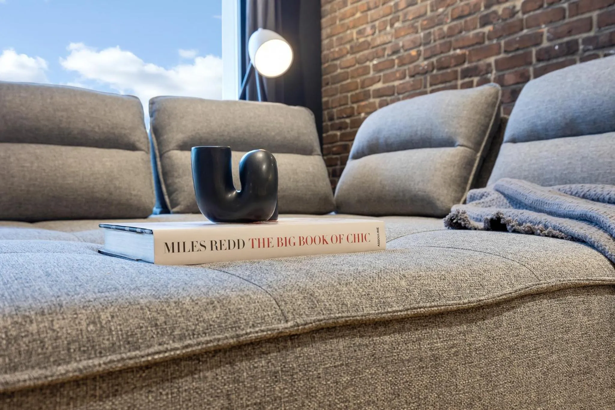 Bed in LiV MTL Plaza