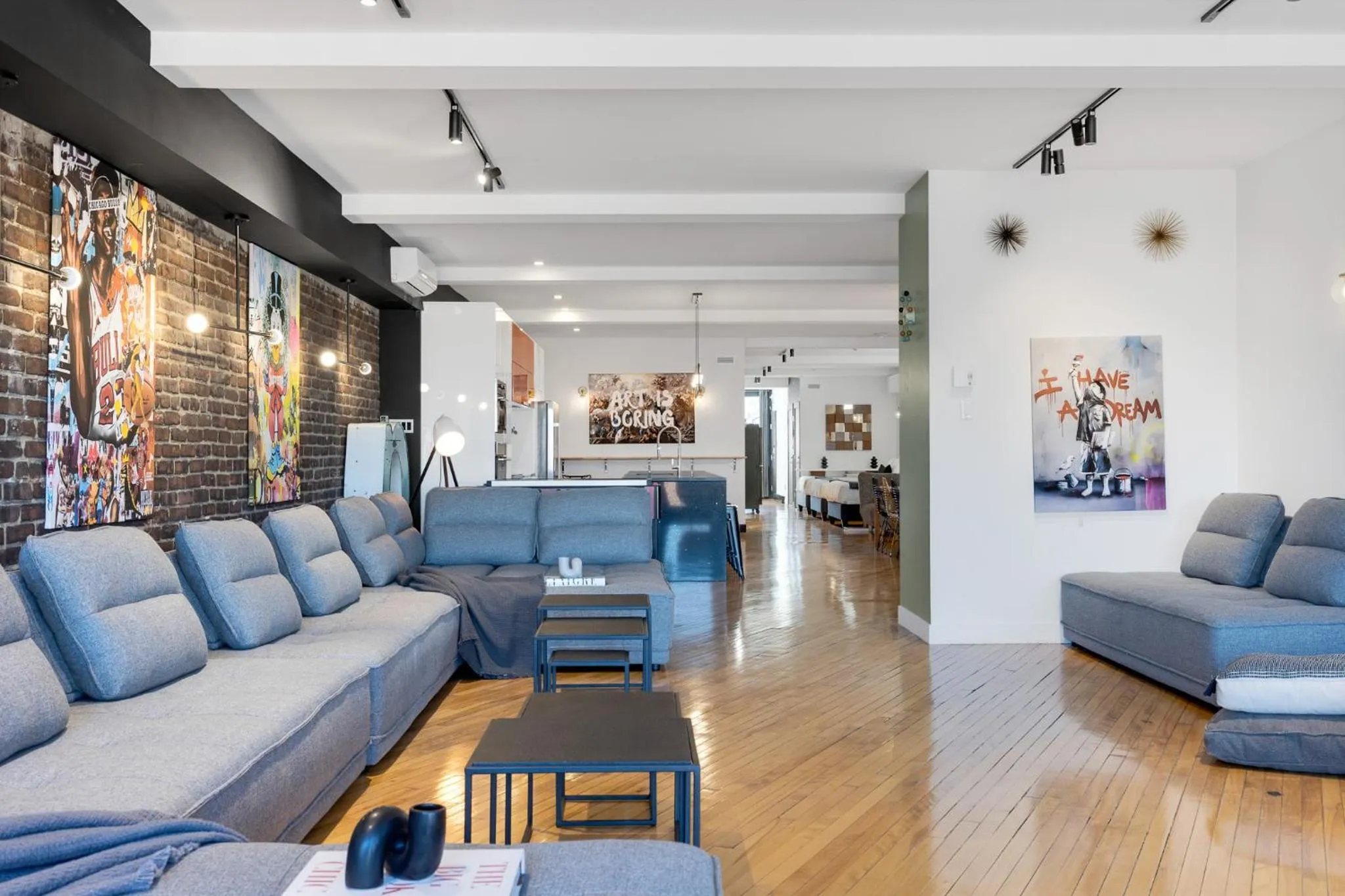 Living room in LiV MTL Plaza