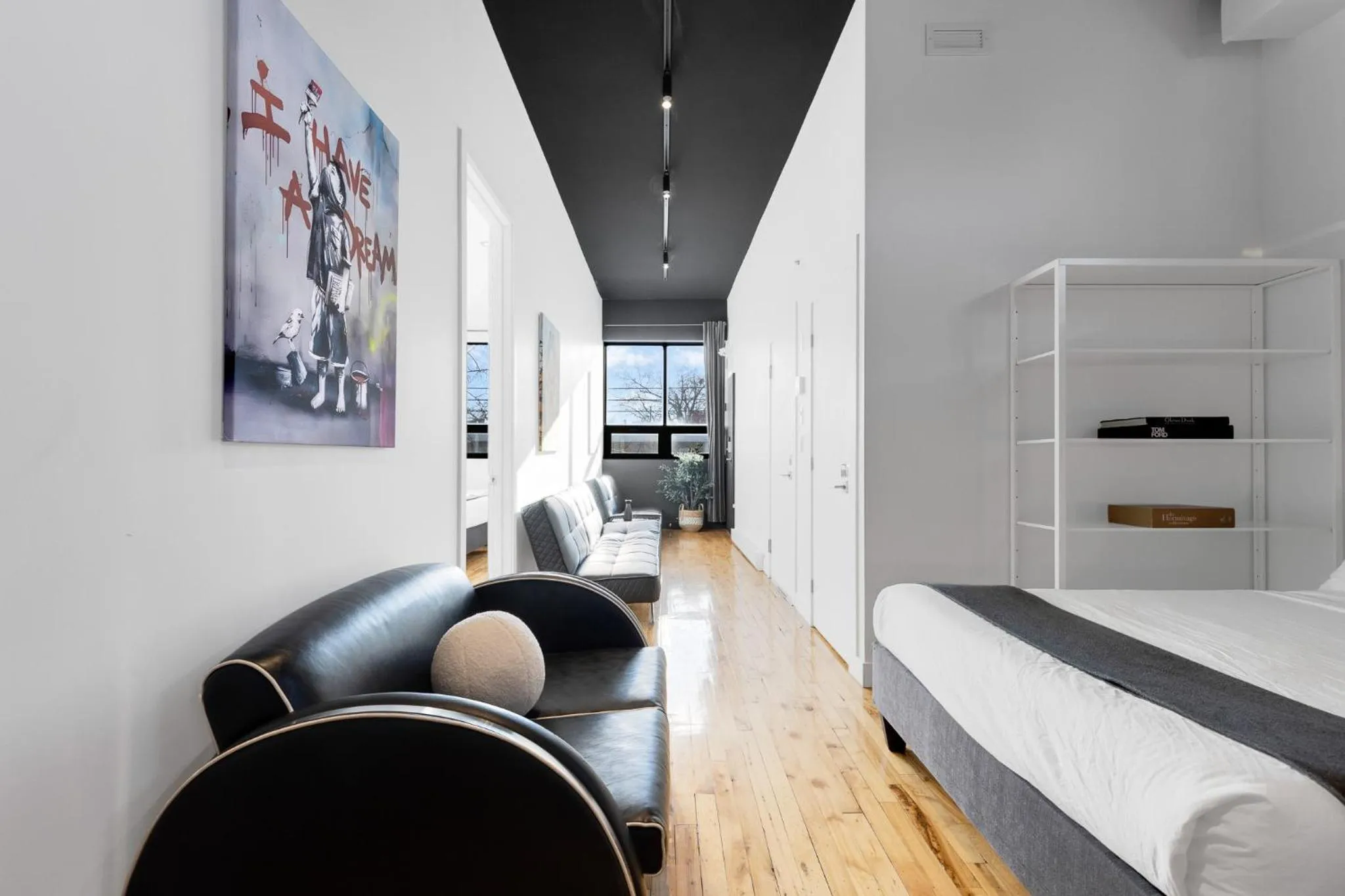 Bed in LiV MTL Plaza