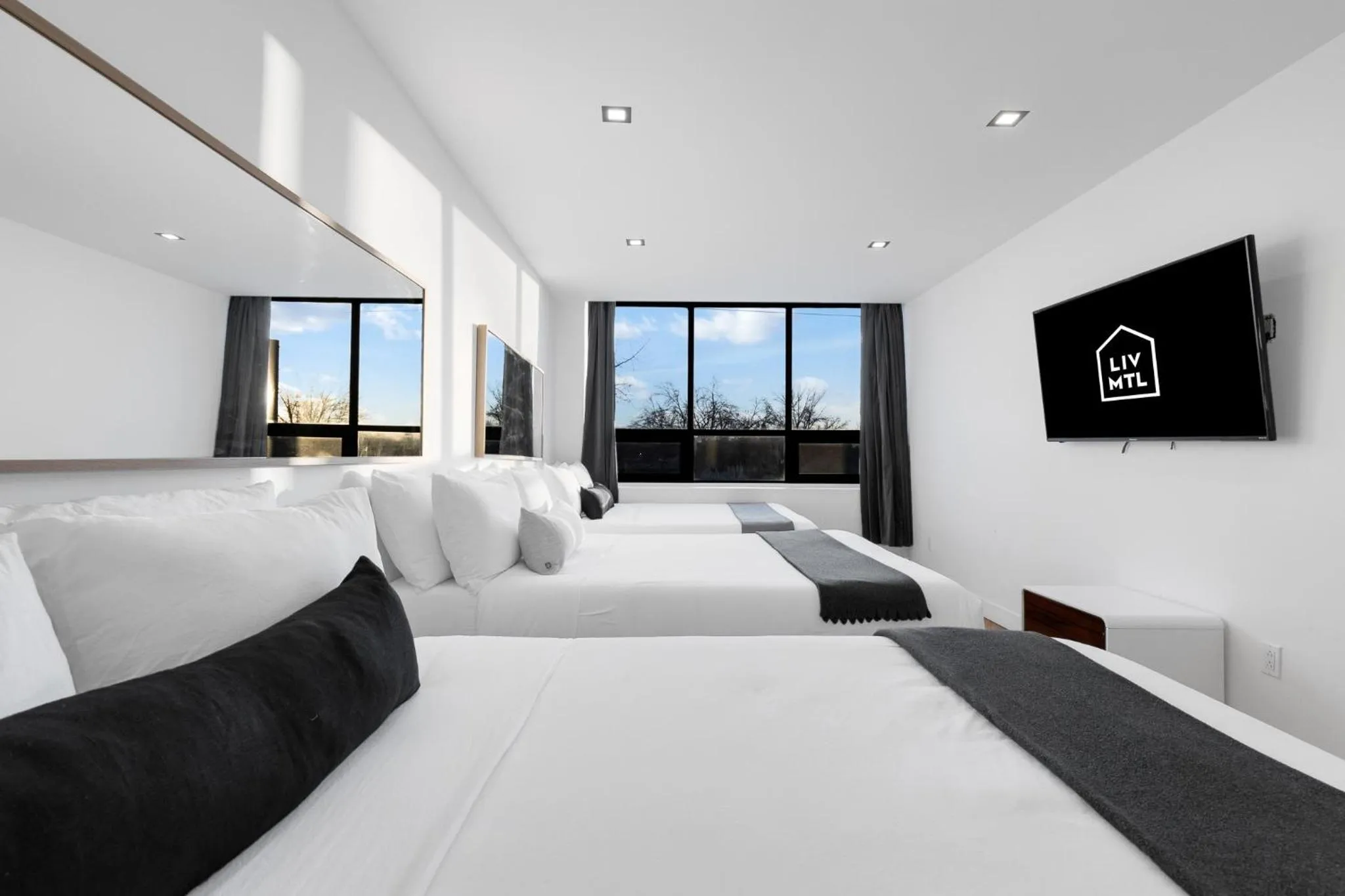 Bed in LiV MTL Plaza